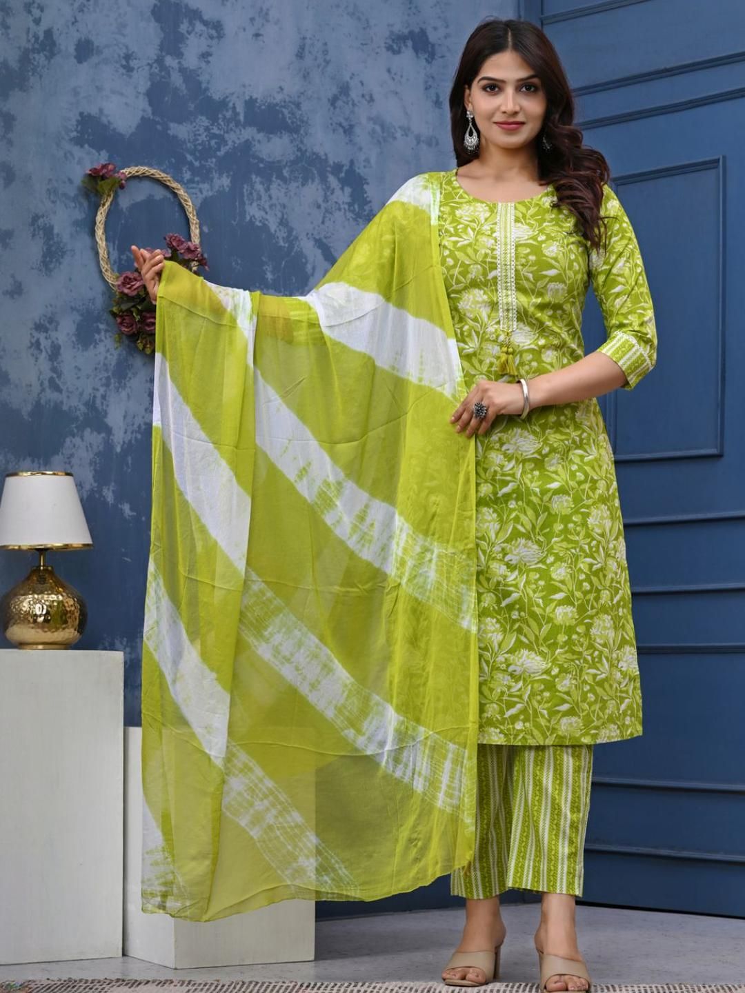 KALINI Women Green Pure Cotton Kurta Sets With Dupatta