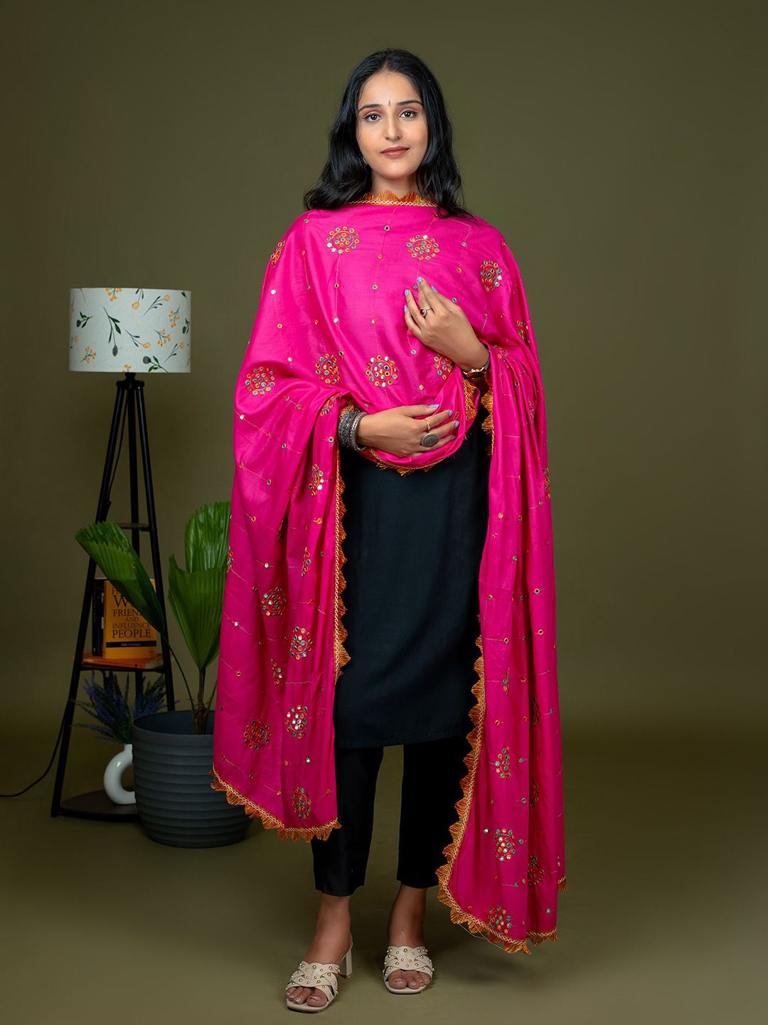 HELLA FASHIONS Geometric Embroidered Dupatta With Mirror Work-picture-20