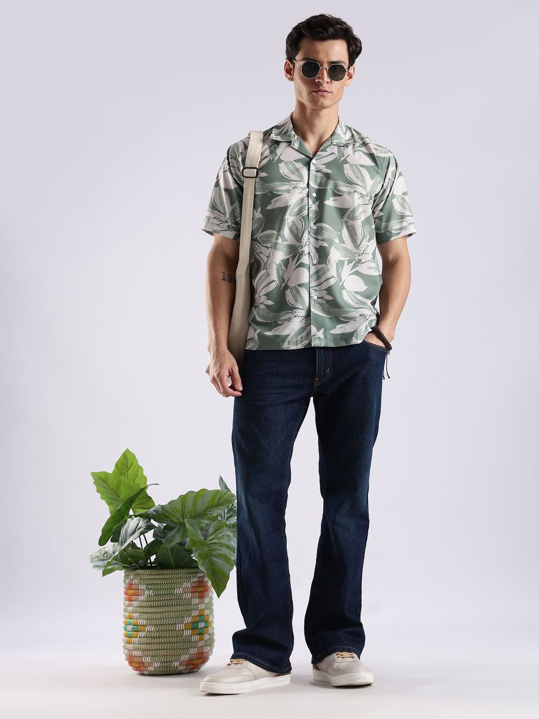 Vestirio Floral Printed Spread Collar Shirt-picture-11