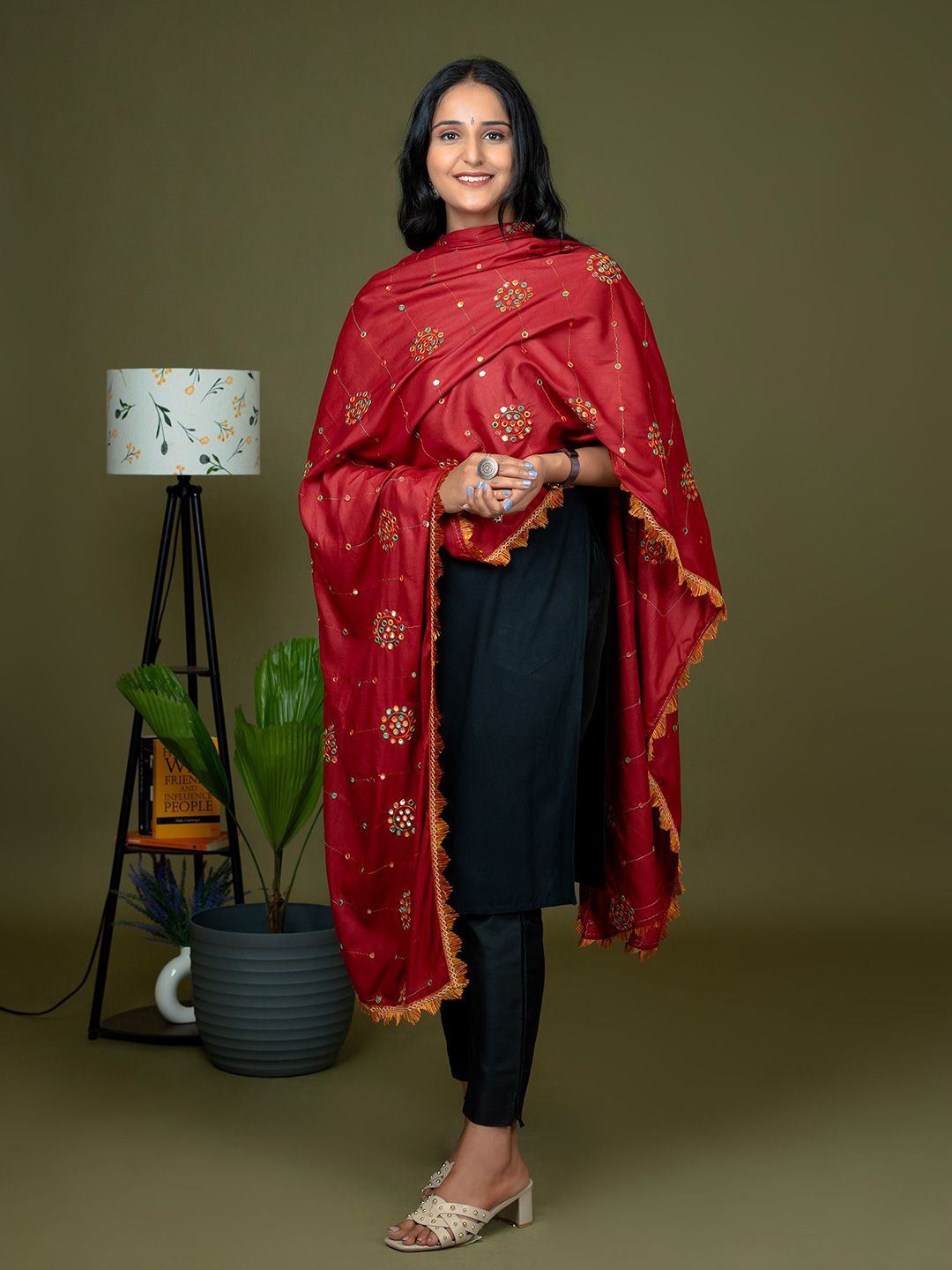 HELLA FASHIONS Geometric Embroidered Dupatta With Mirror Work-picture-29