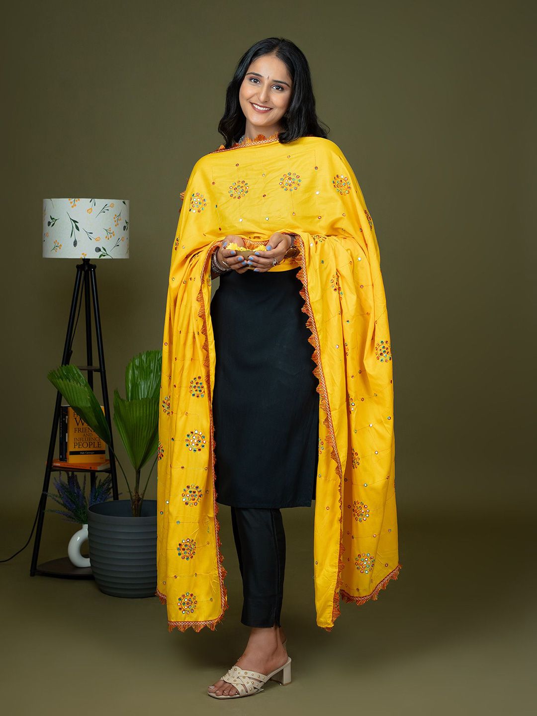 HELLA FASHIONS Geometric Embroidered Dupatta With Mirror Work-picture-54
