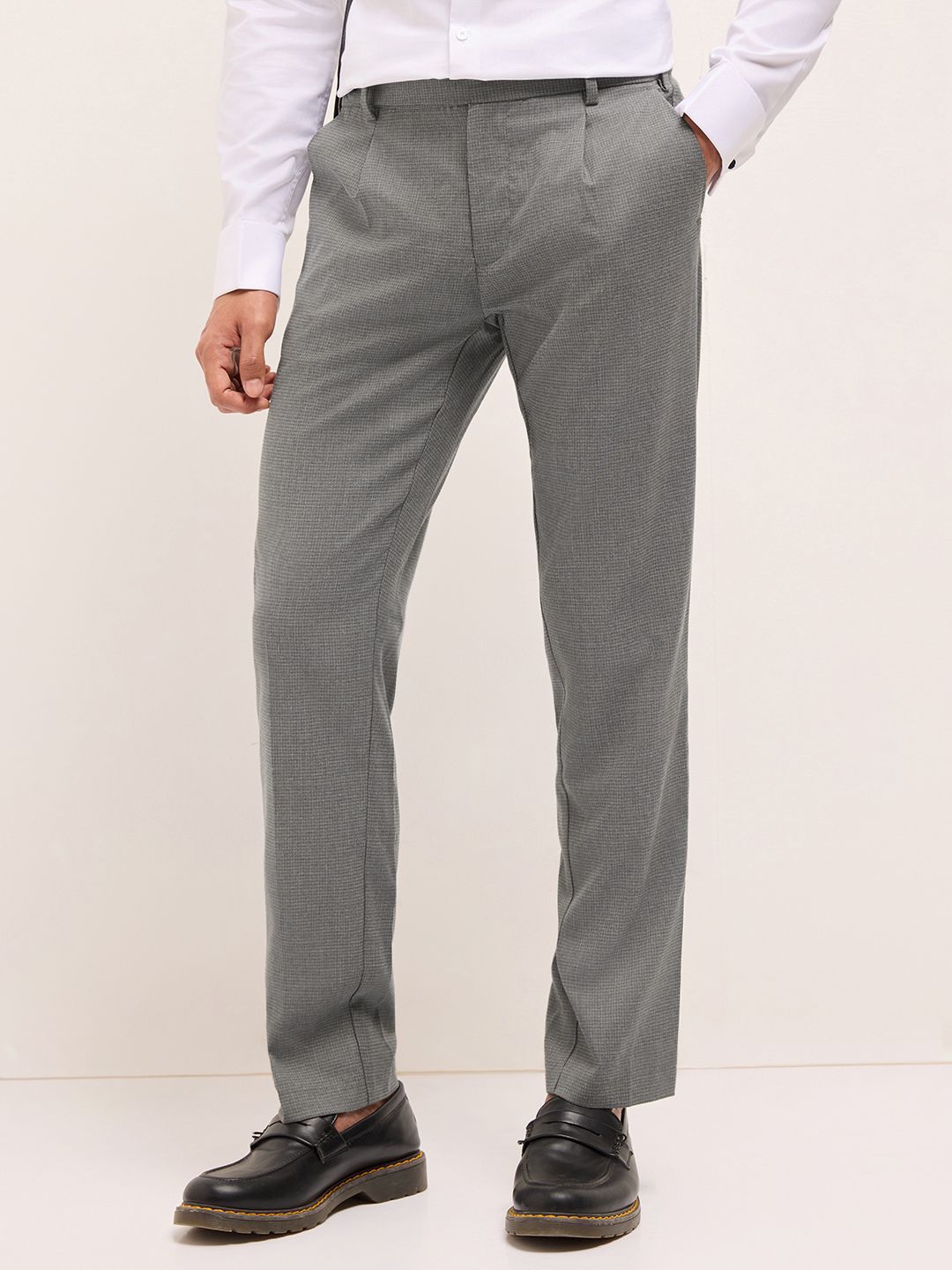THE BEAR HOUSE Men Textured Pleated Trousers-picture-29