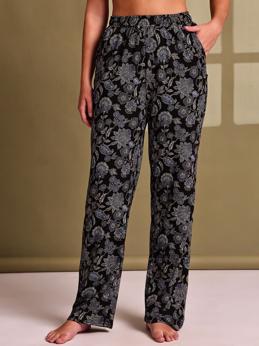 TAG 7 Printed Cotton Mid-Rise Lounge Pants-picture-20
