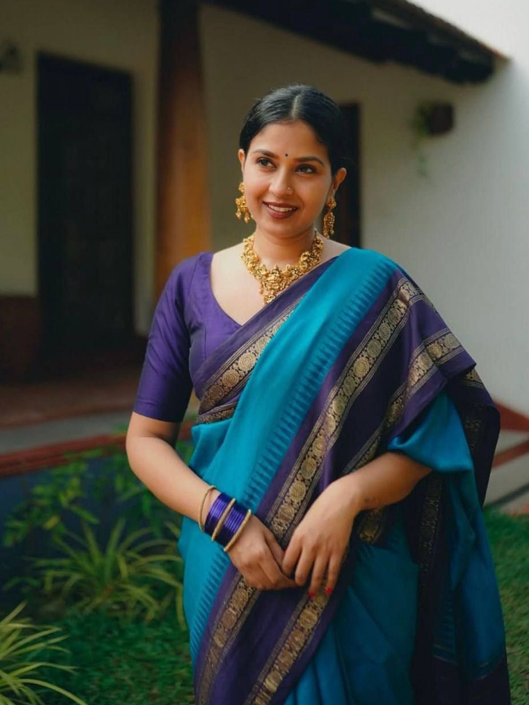 ZILVIRA Floral Woven Design Kanjeevaram Saree-picture-27