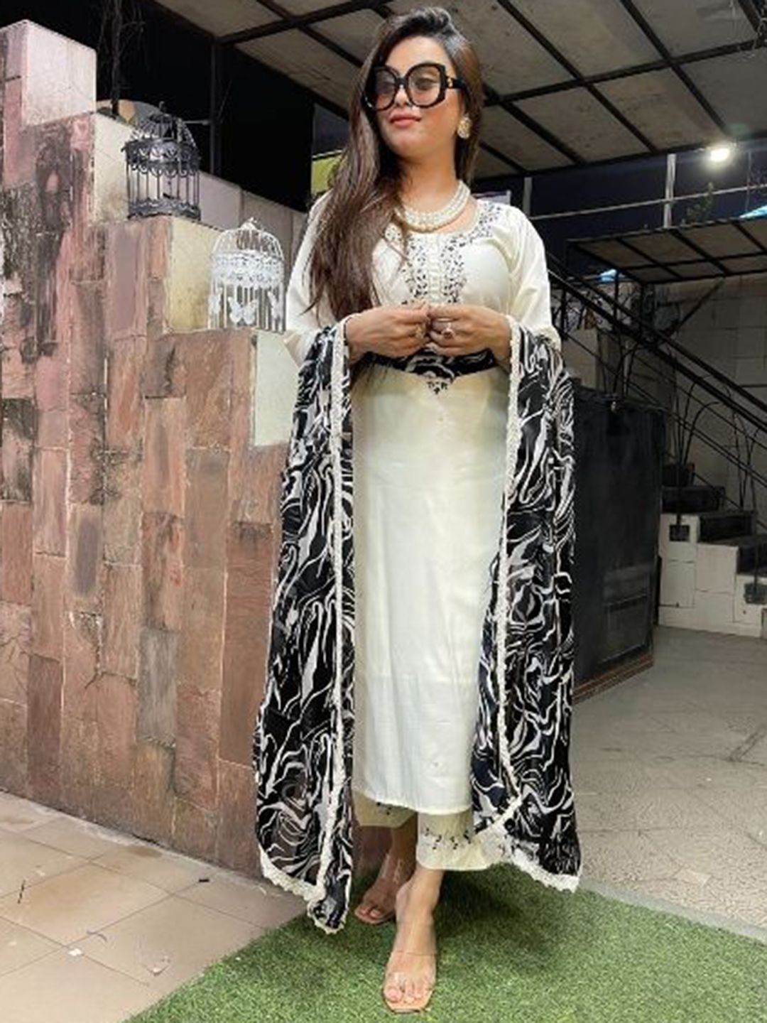 Brand Hill Women Ethnic Motifs Embroidered Thread Work Kurta with Trousers & Dupatta-picture-28