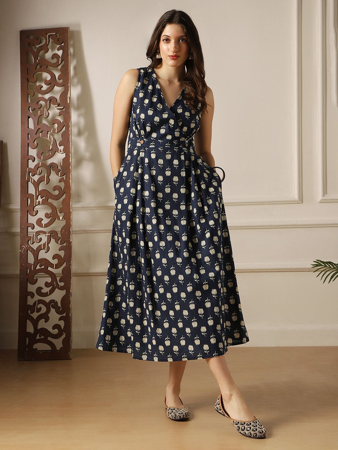 Globus Women Floral Printed Gathered V-Neck Wrap Fit & Flared Midi Dress-picture-25