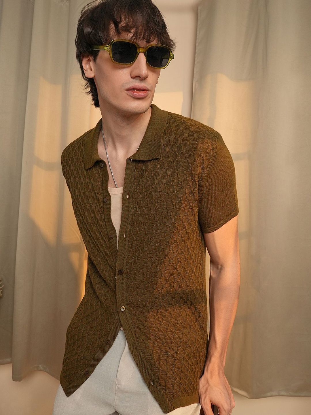 Campus Sutra Men Comfort Fit Textured Spread Collar Casual Shirt-picture-36