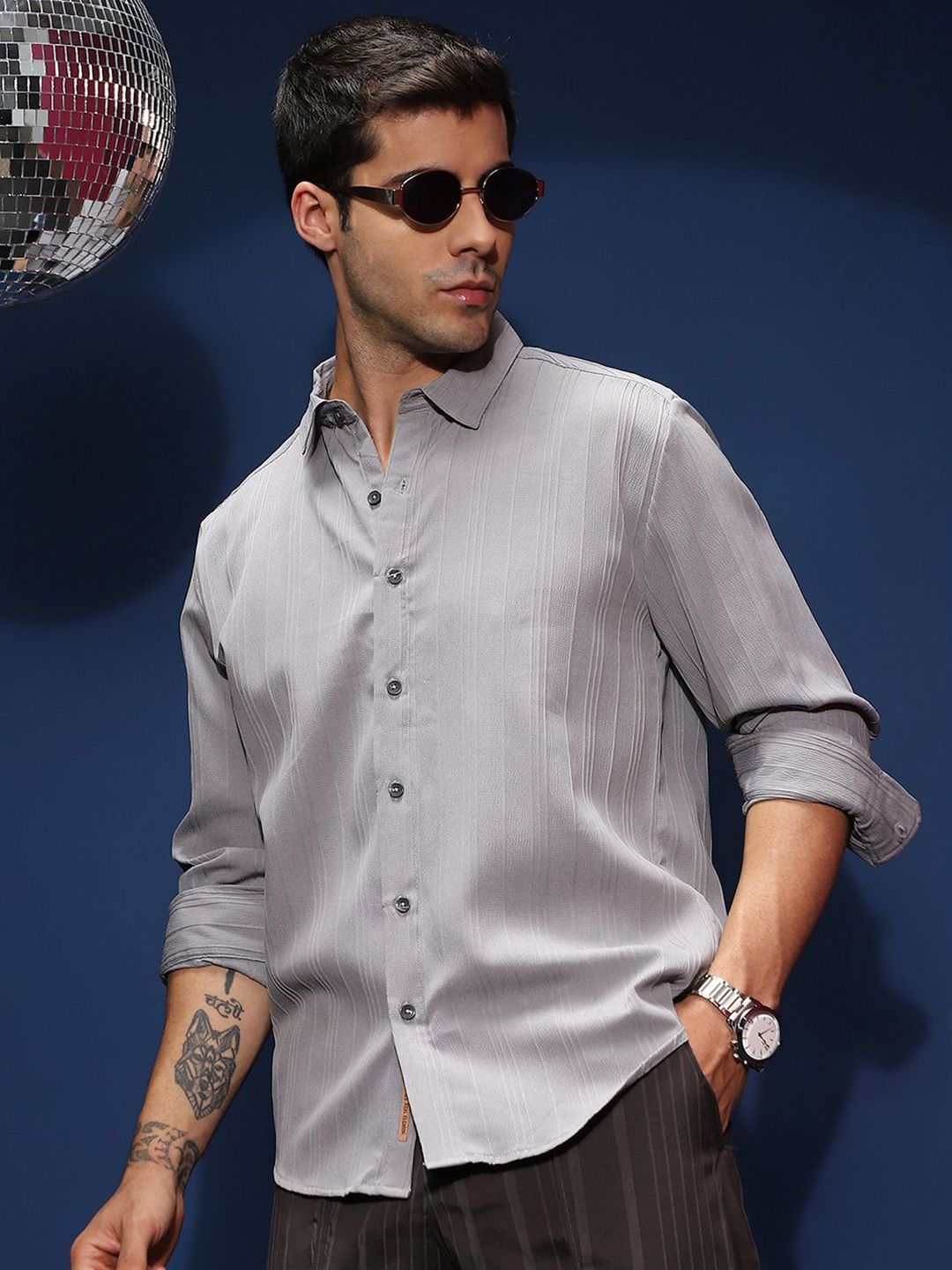 Campus Sutra Men Comfort Fit Textured Spread Collar Casual Shirt-picture-35