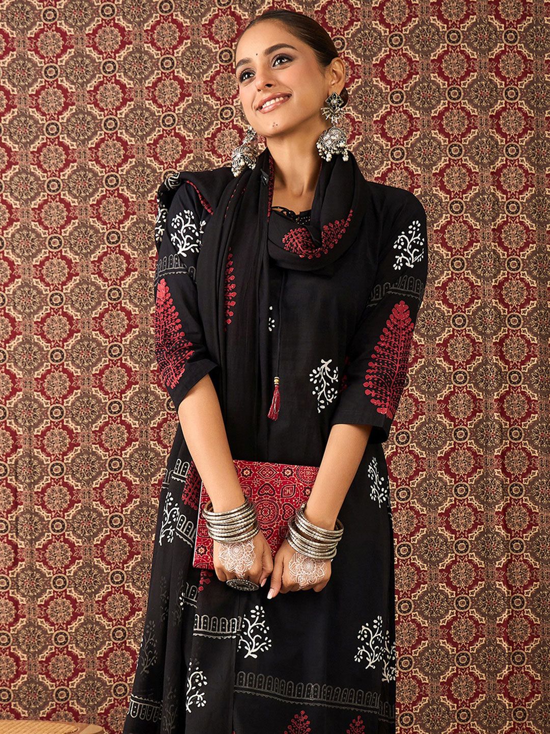 Indo Era Floral Printed Tie-Up Neck Pure Cotton Straight Kurta & Trousers With Dupatta