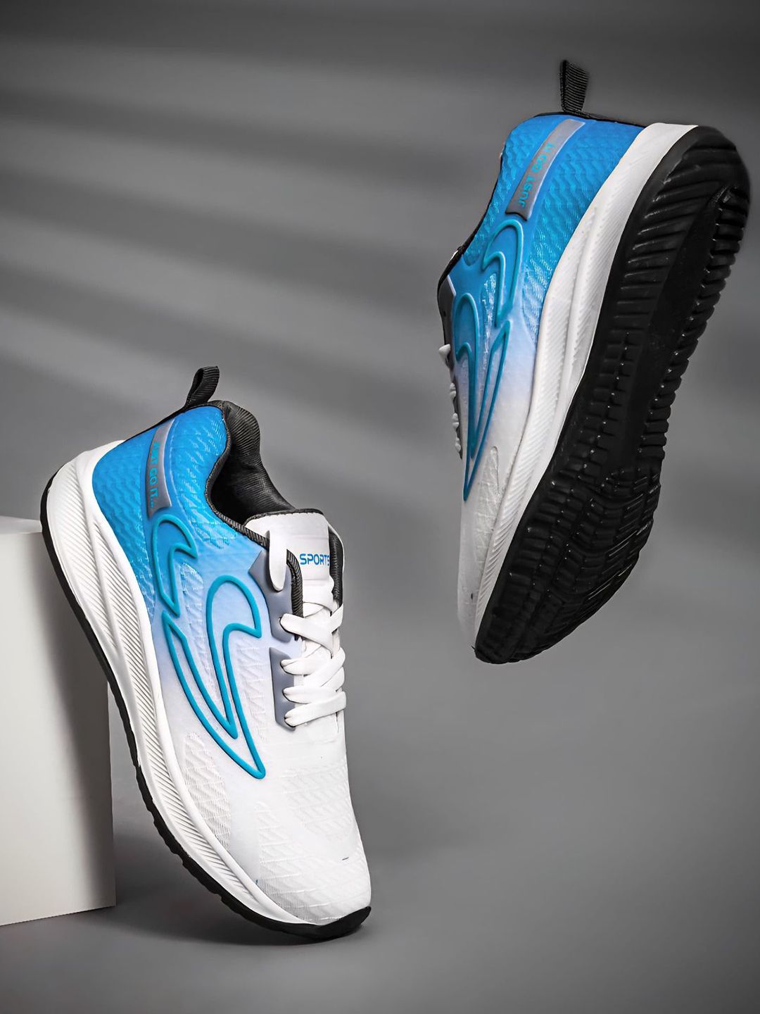 Deflow Men Colourblocked Round Toe Lace Ups Super Grip EVA Walking Sports Shoes-image-17