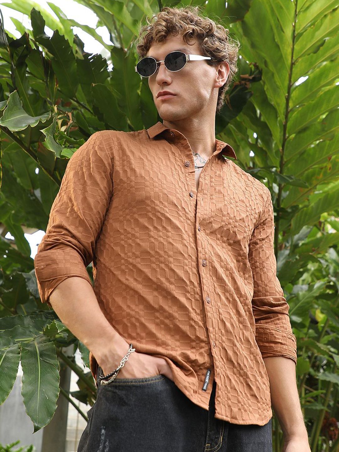 Campus Sutra Men Comfort Fit Textured Spread Collar Casual Shirt-picture-28