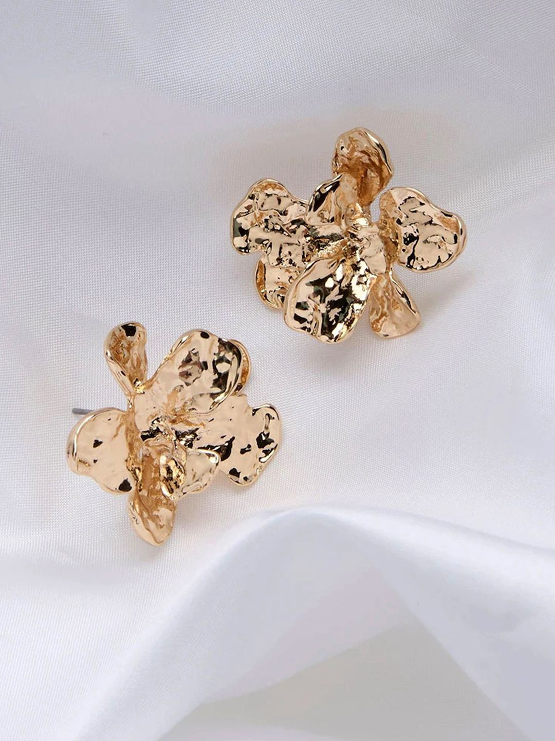 Bohey by KARATCART Gold-Plated Floral Shaped Studs-picture-13