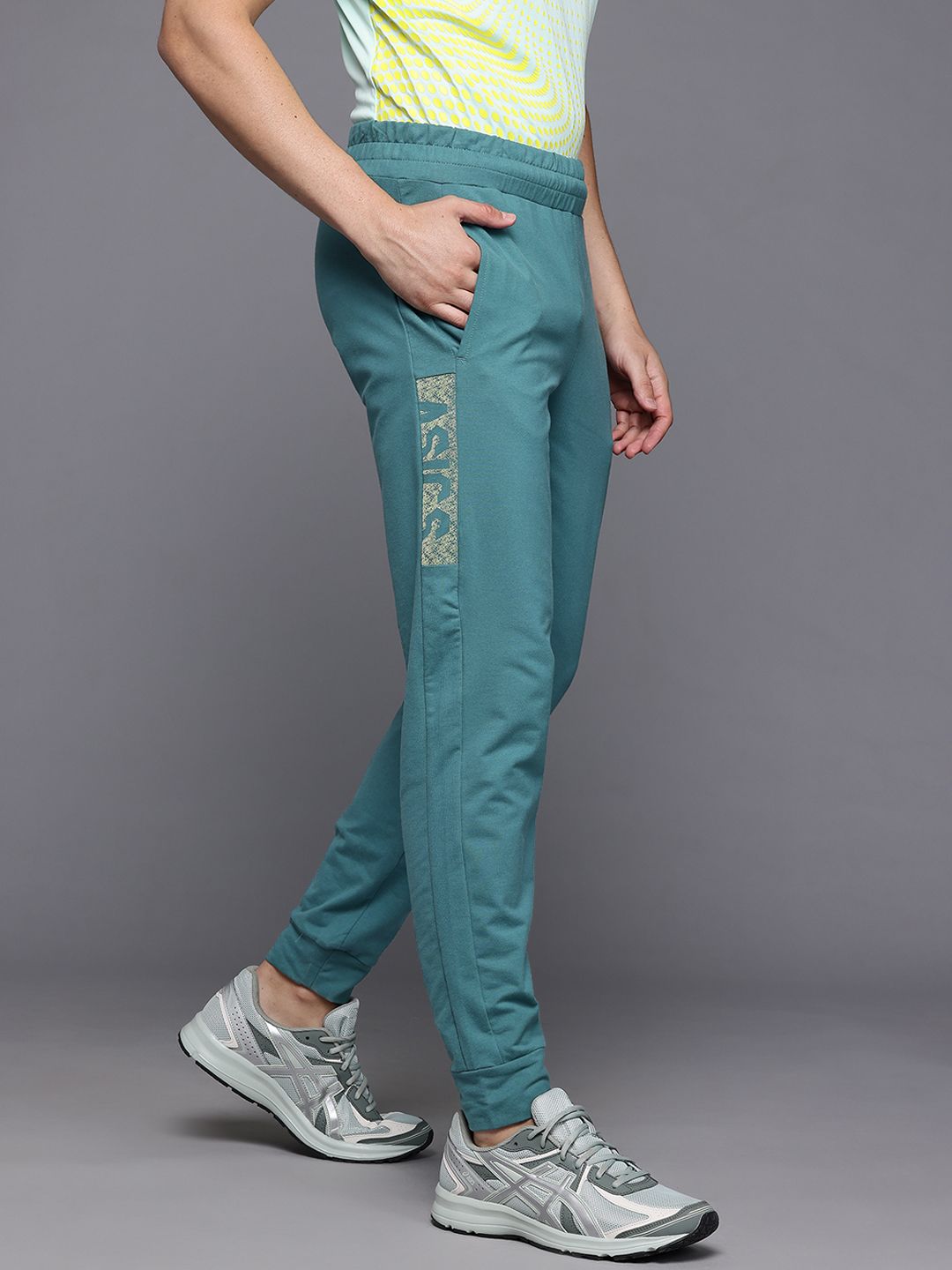 ASICS Men Brand Logo Training Joggers-picture-28