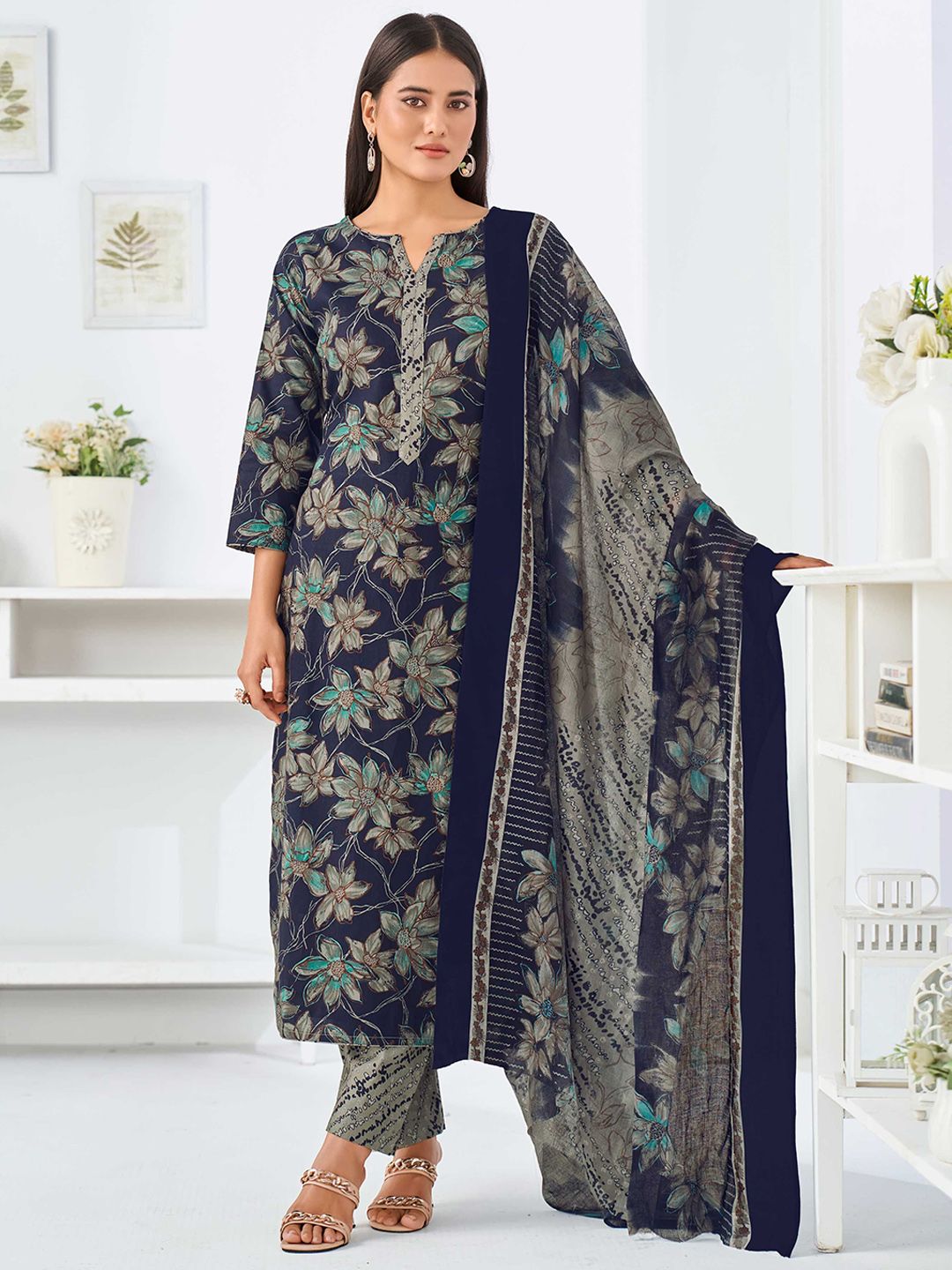 Larqi Women Floral Printed Cotton Kurta with Trousers & Dupatta