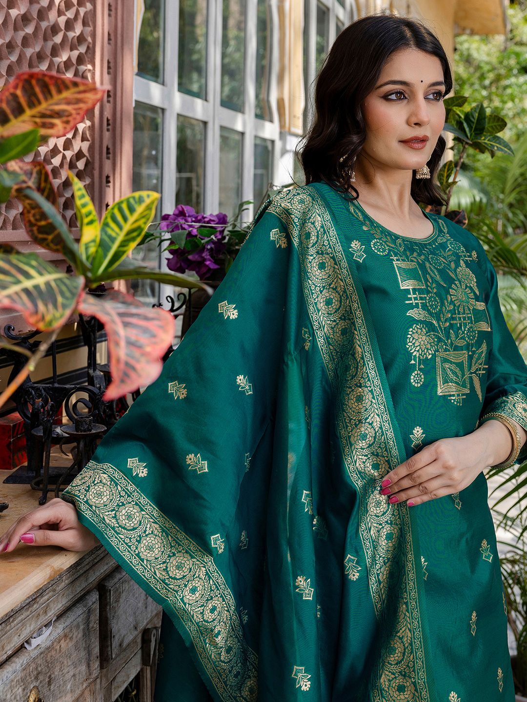 SANISA Women Ethnic Motifs Regular Kurta with Trousers & Dupatta