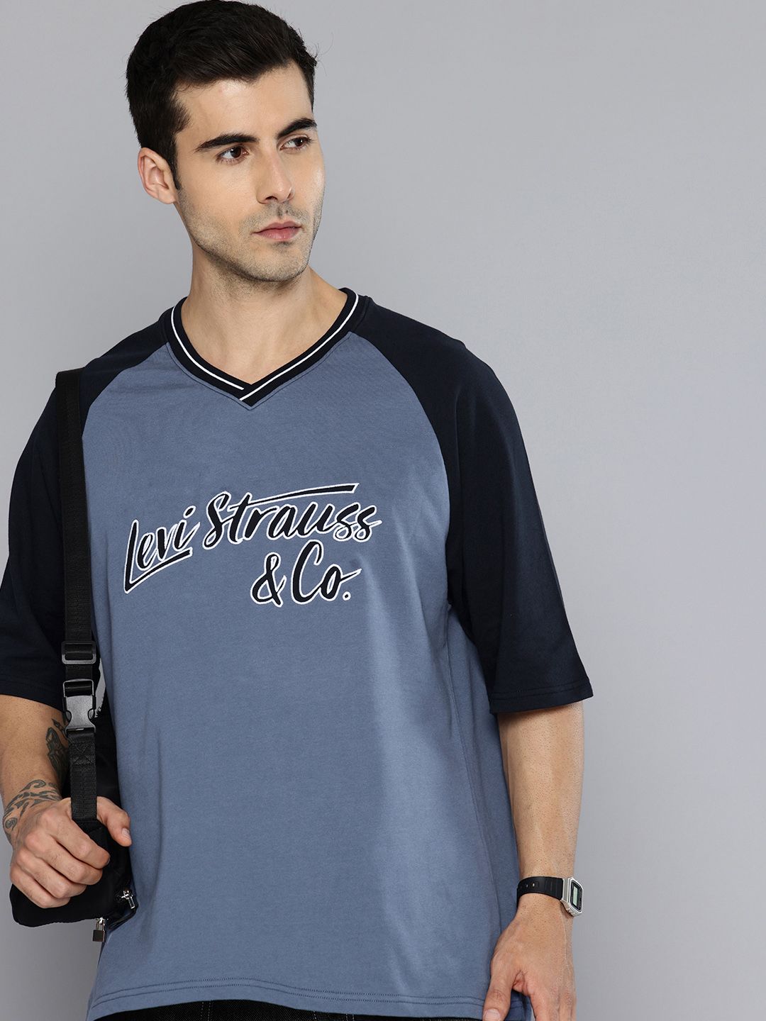 Levis Pure Cotton V-Neck Brand Logo Embroidered Relaxed Fit T-shirt-image-32