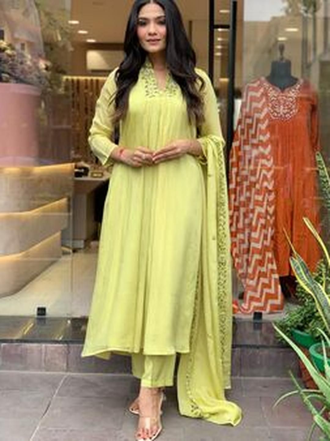 ATOXIC Women Yellow Viscose Rayon Kurta Sets