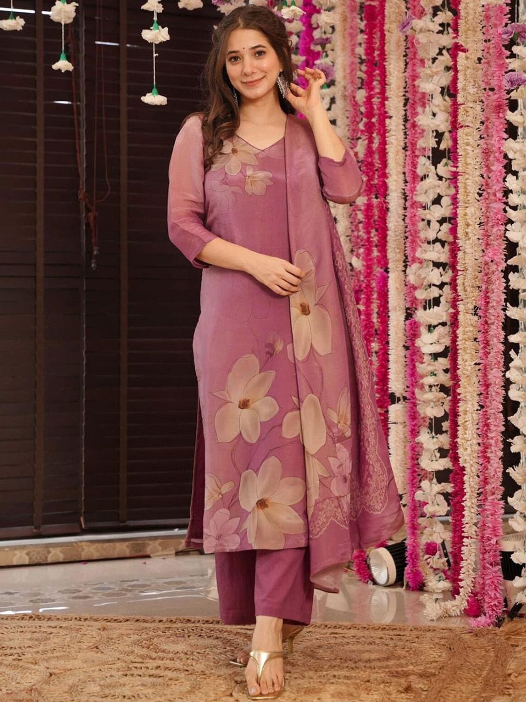 Lilots Women Floral Printed Regular Kurta with Trousers & Dupatta Kurta Sets