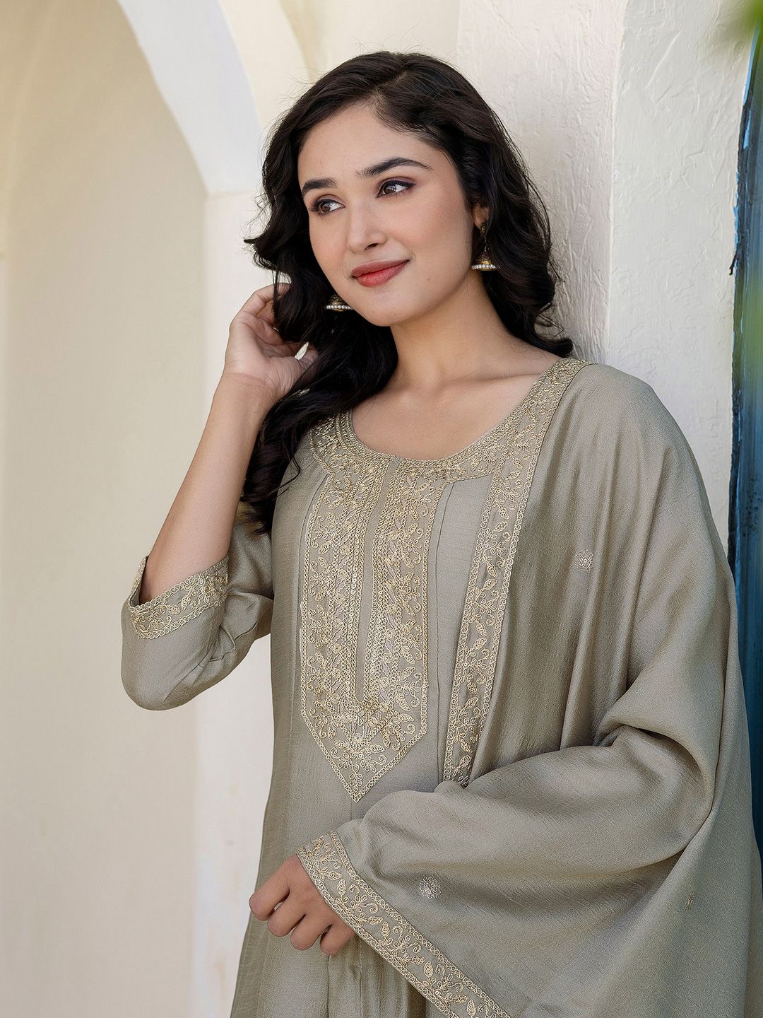 SANISA Women Woven Design Embroidered Kurta with Trousers & Dupatta