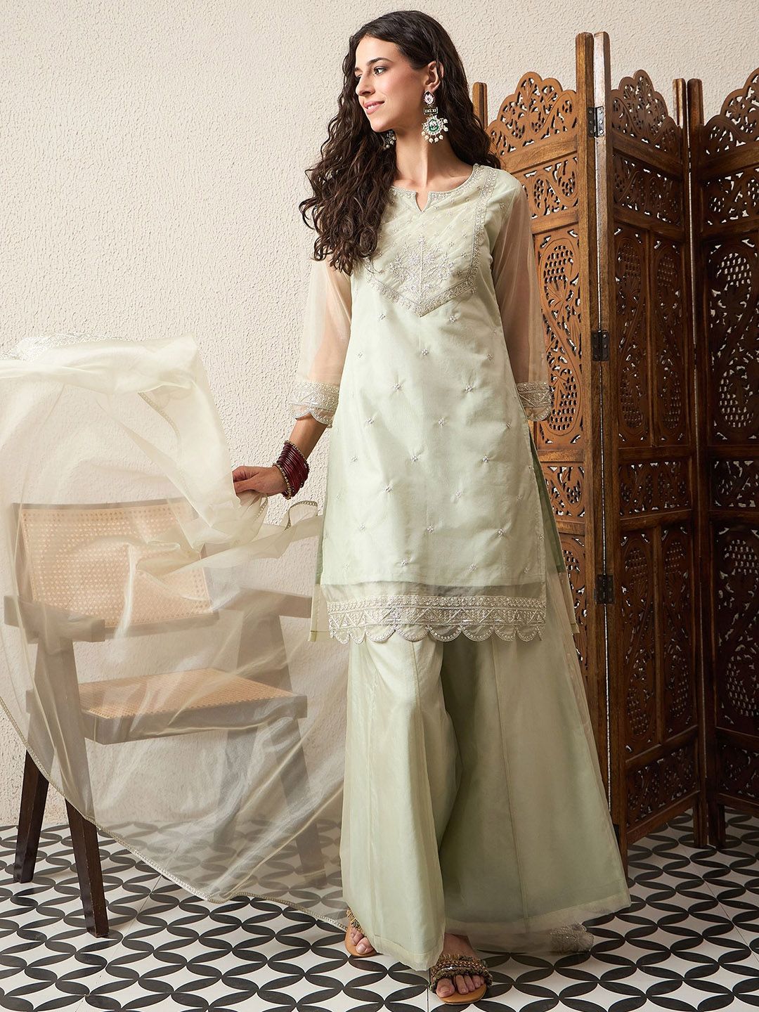 House of Pataudi Women Floral Embroidered Kurta with Palazzo & Dupatta-picture-36