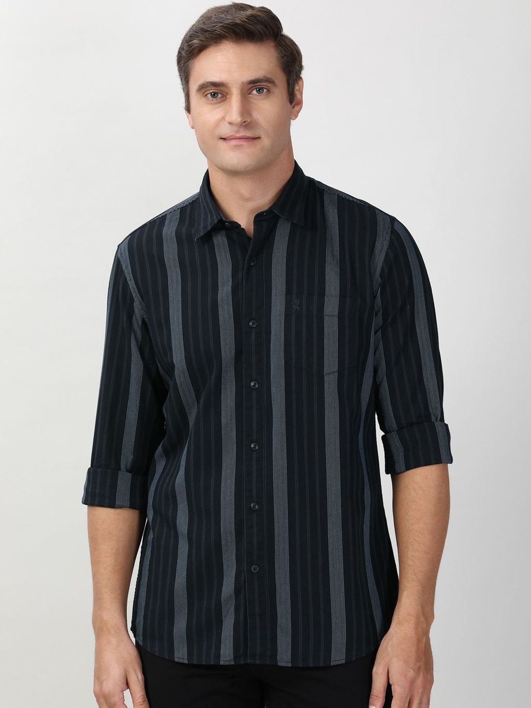 Peter England Casuals Men Slim Fit Vertical Striped Spread Collar Pure Cotton Casual Shirt-picture-27