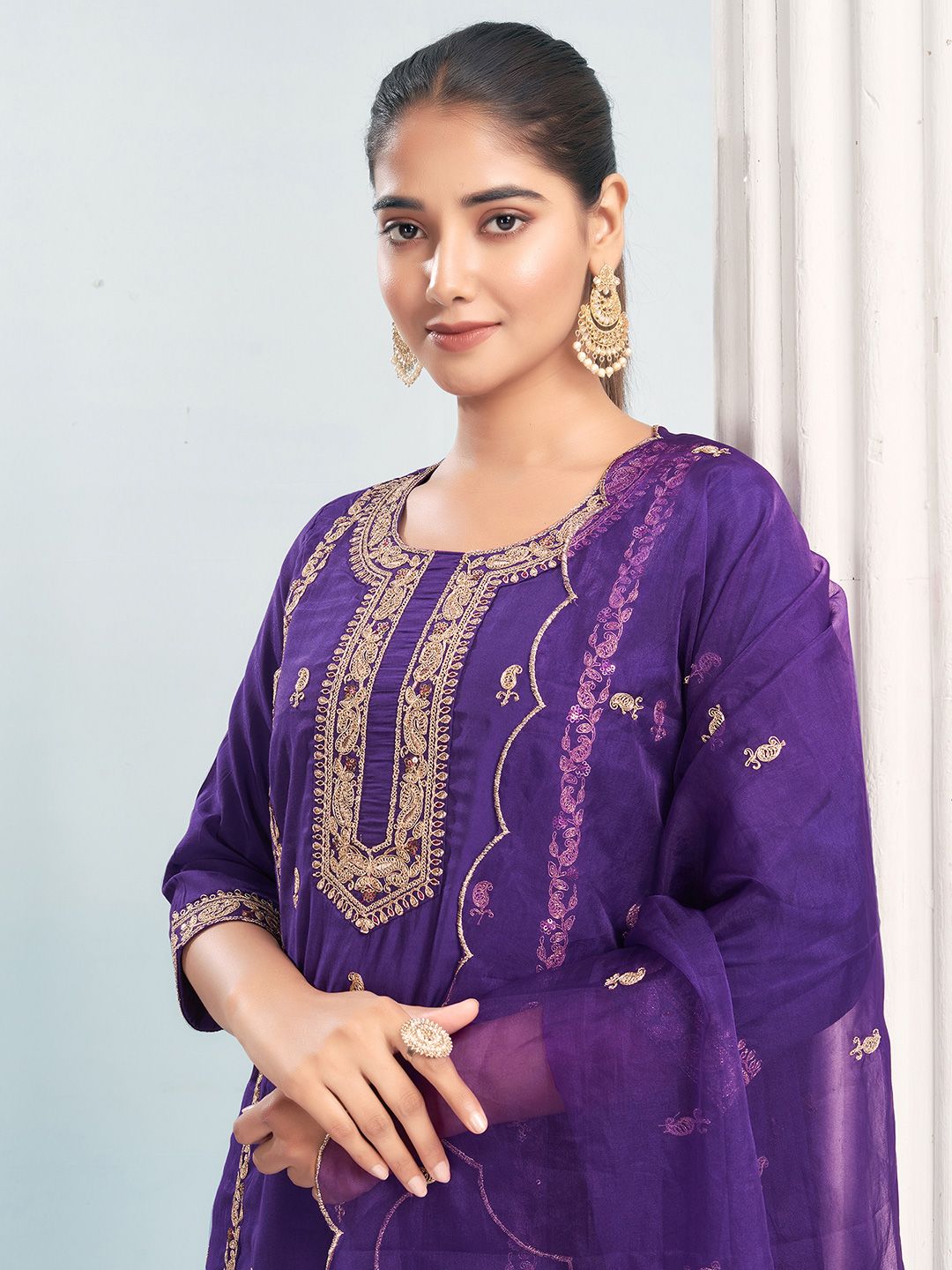 SANISA Women Ethnic Motifs Embroidered Kurta with Trousers & Dupatta