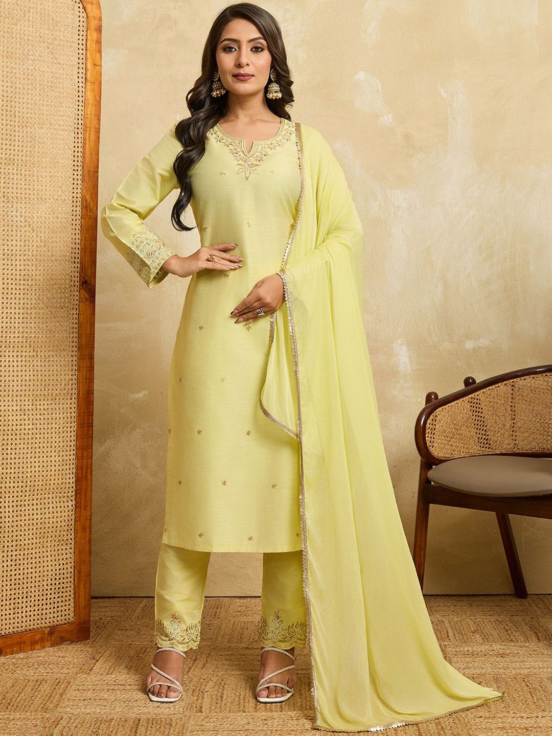 House of Pataudi Women Floral Embroidered Kurta with Trousers & Dupatta-picture-25