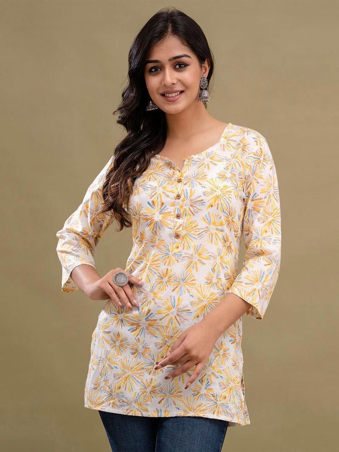 Rangun Women Floral Printed Round Neck Kurti-picture-0