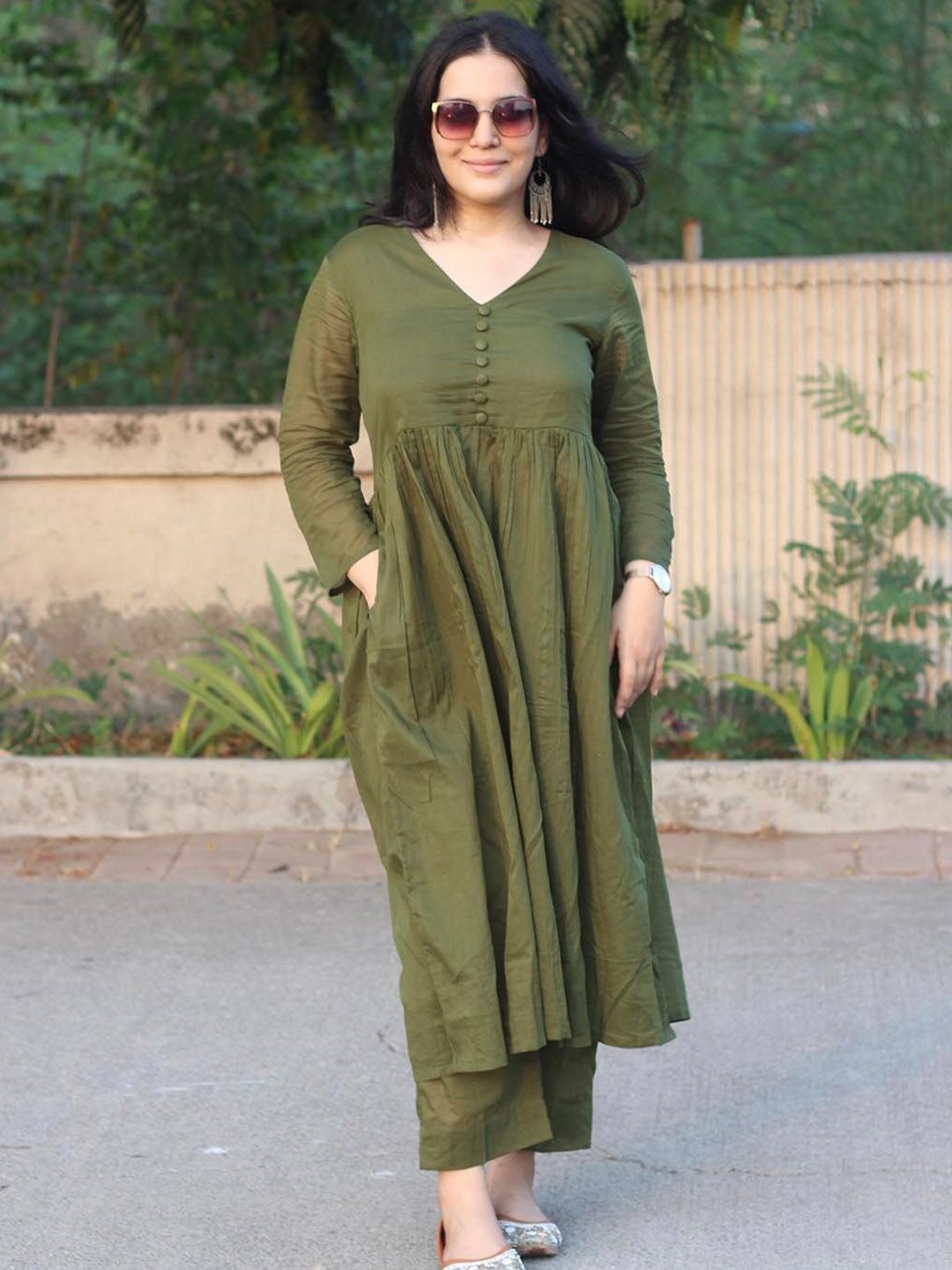 Skirtsvilla Women Pleated Pure Cotton Kurta With Palazzos