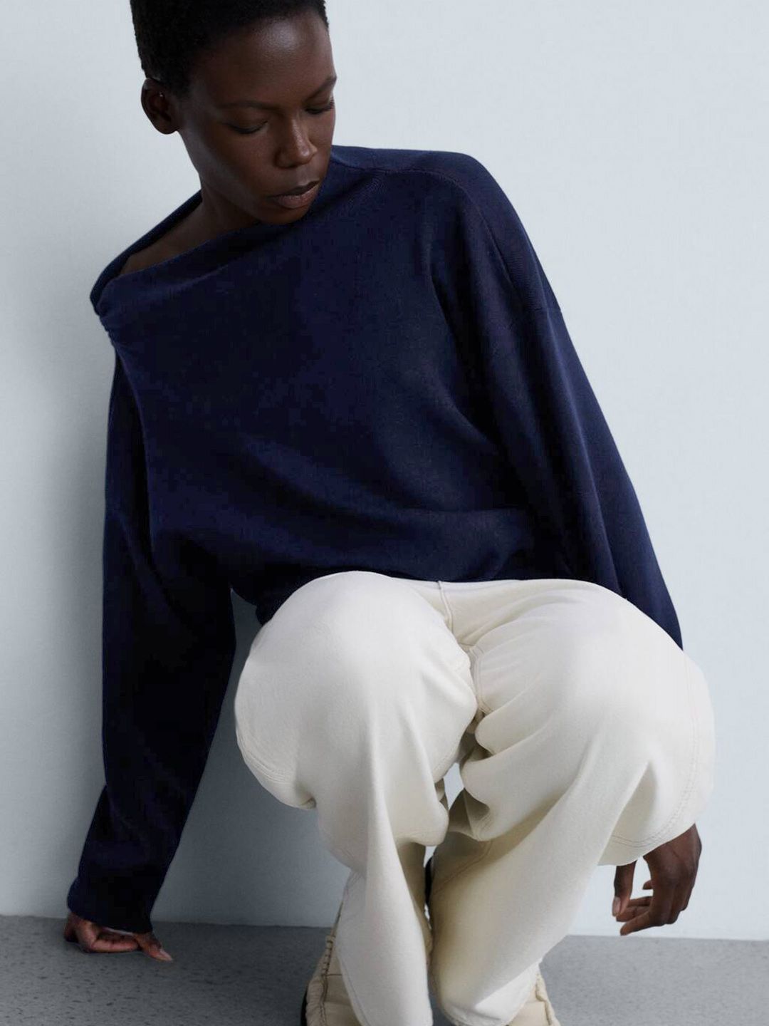 MANGO Asymmetric High-Neck Pullover-picture-21
