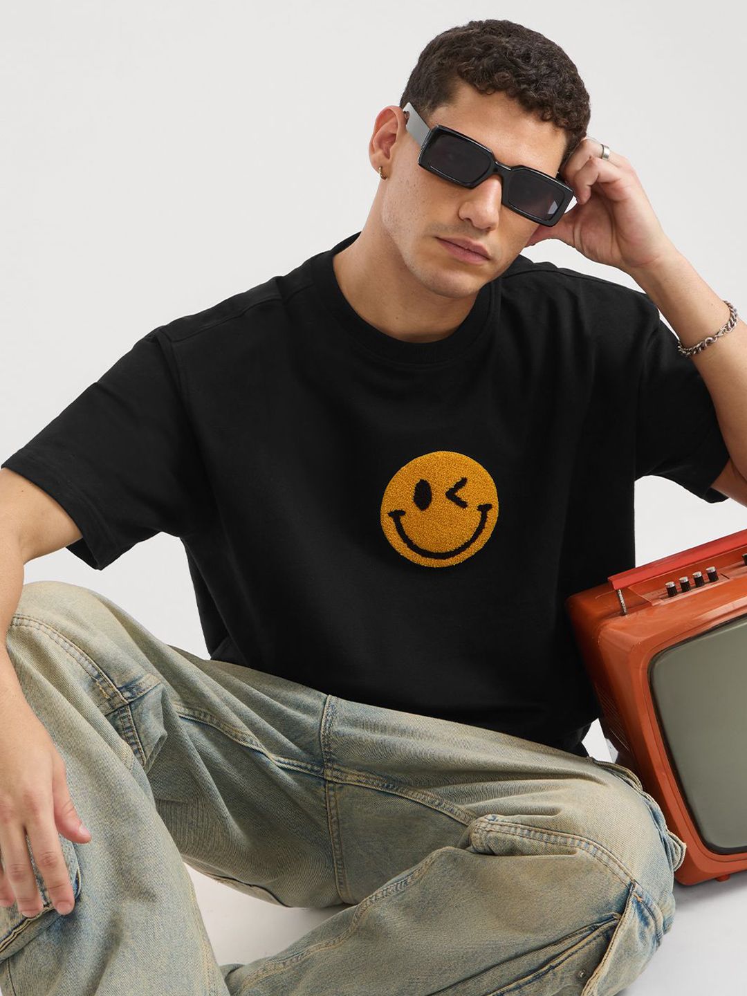The Souled Store The Souled Store Men Oversized S.W.Smiley Black Tshirts