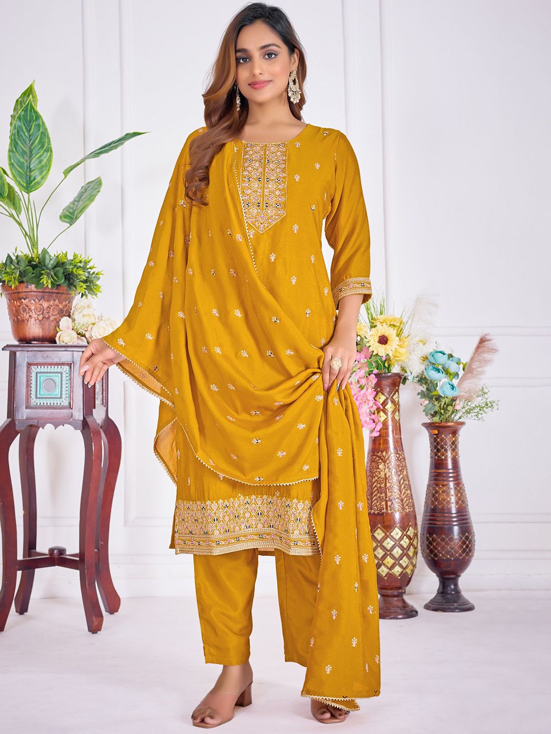 JDS LIFESTYLE Women Ethnic Motifs Printed Kurta with Palazzos & Dupatta