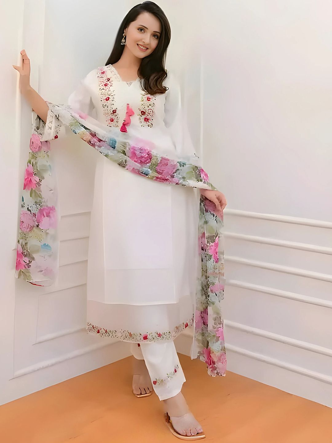 Maeswag Women Floral Embroidered Regular Kurta with Trousers & Dupatta