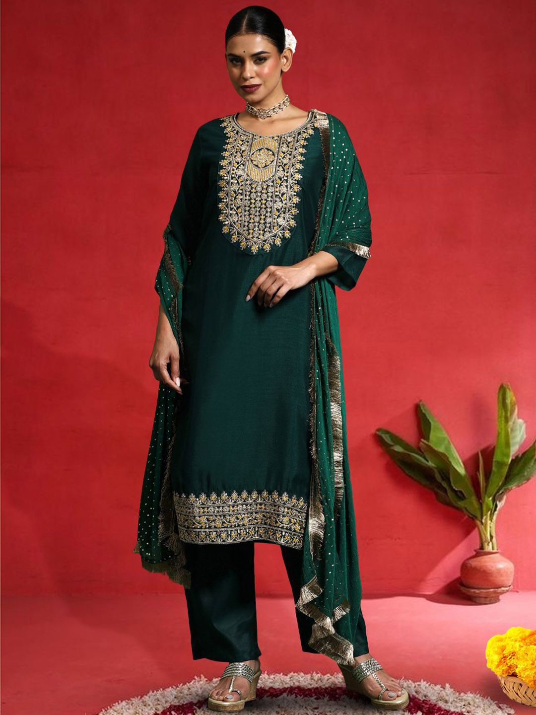 Varanga Women Ethnic Motifs Embroidered Kurta with Trouser & Dupatta-picture-24