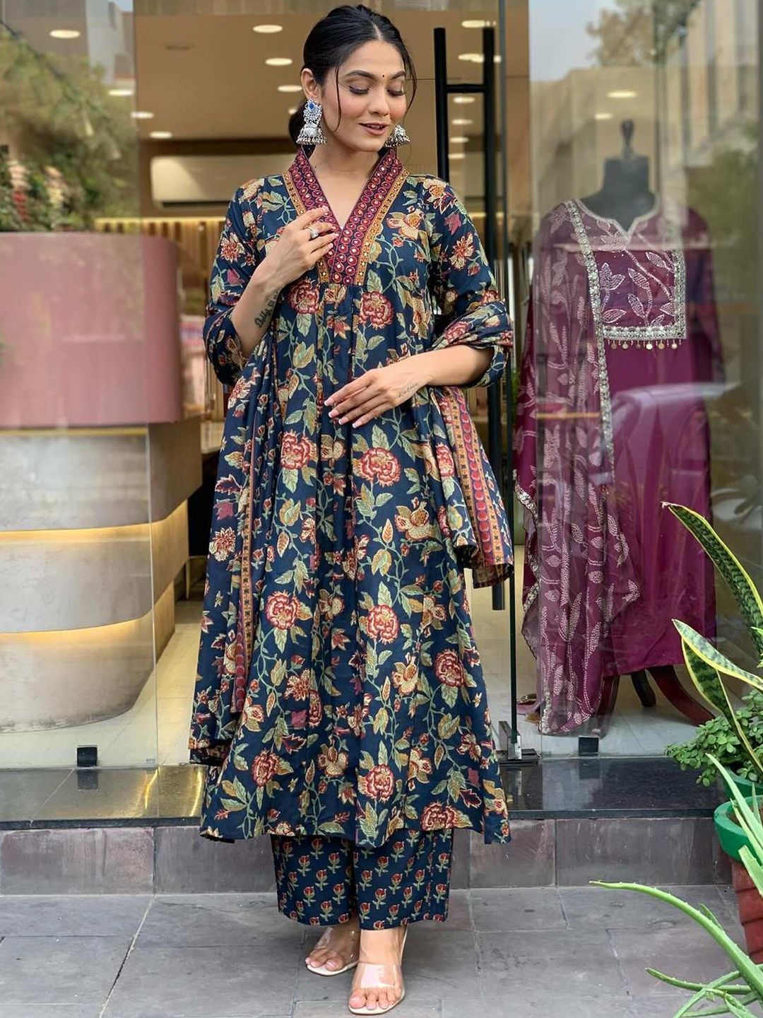 BLACK PATTI Women Self Design Viscose Rayon Kurta Sets With Dupatta-picture-35