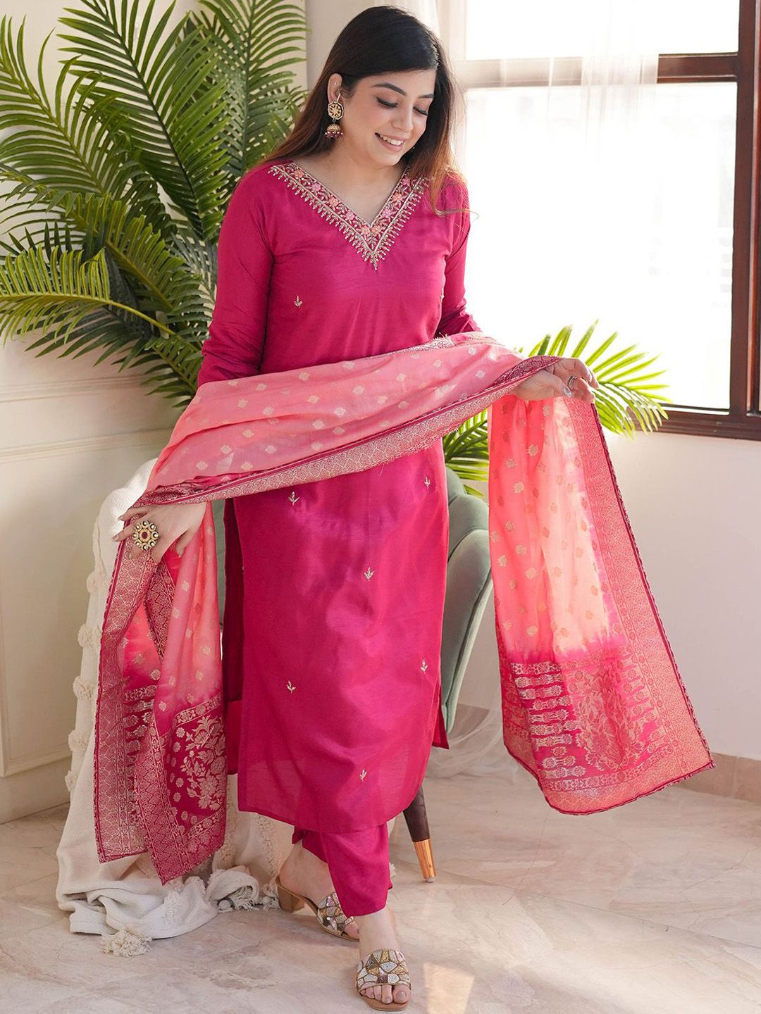 Lilots Women Ethnic Motifs Printed Kurta with Trousers & Dupatta
