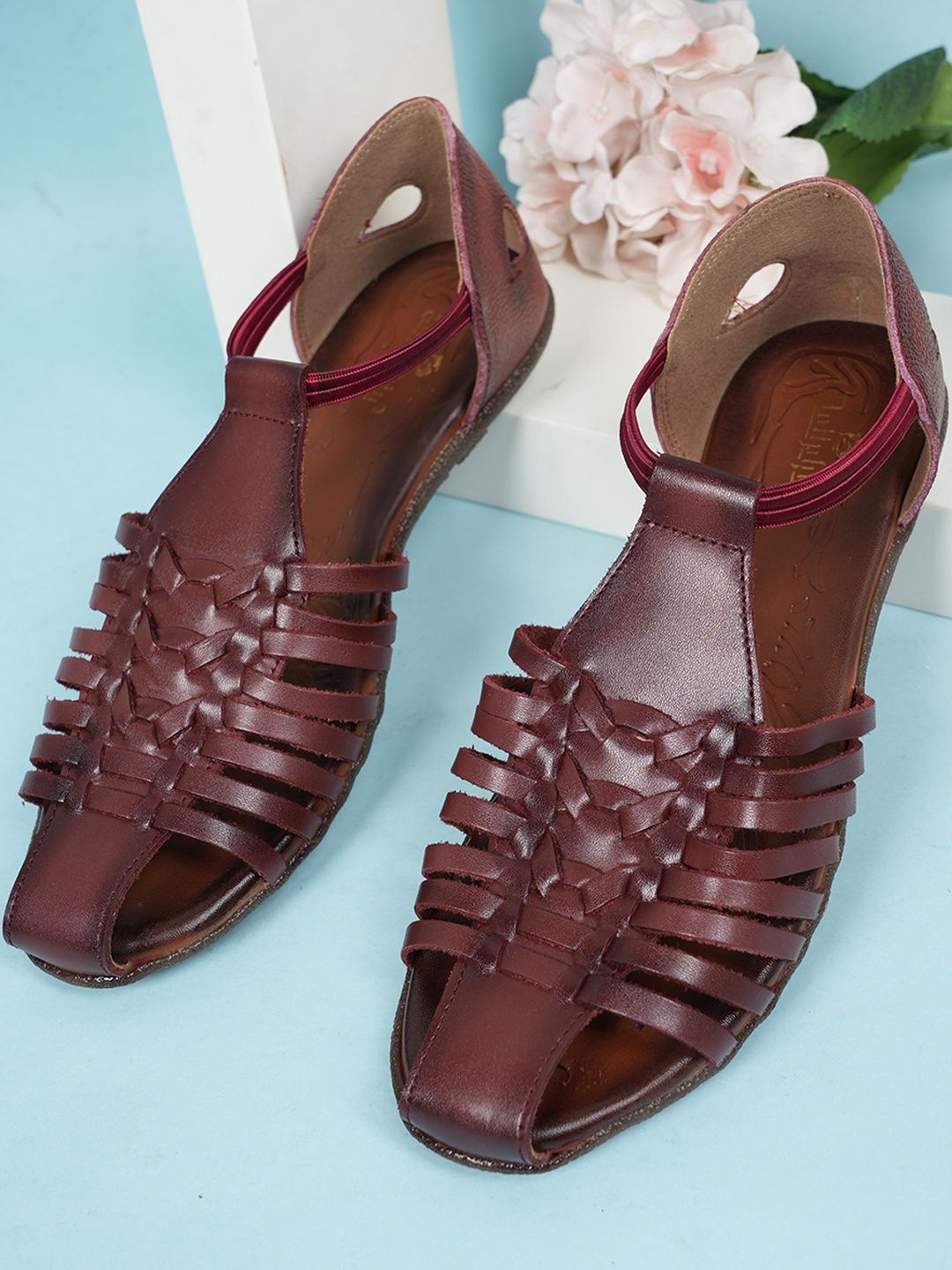 Dollphin Women Maroon Gladiator Flats-image-6