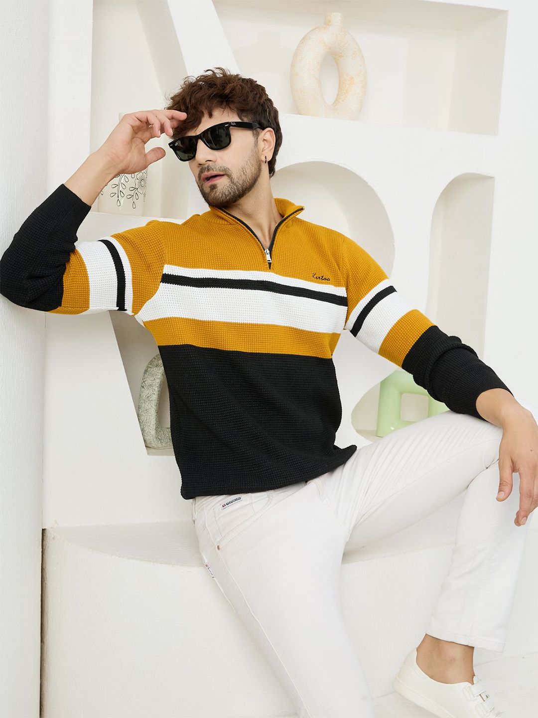Kveto style redefined Men Colourblocked Mock Collar Sweater Vest-picture-33