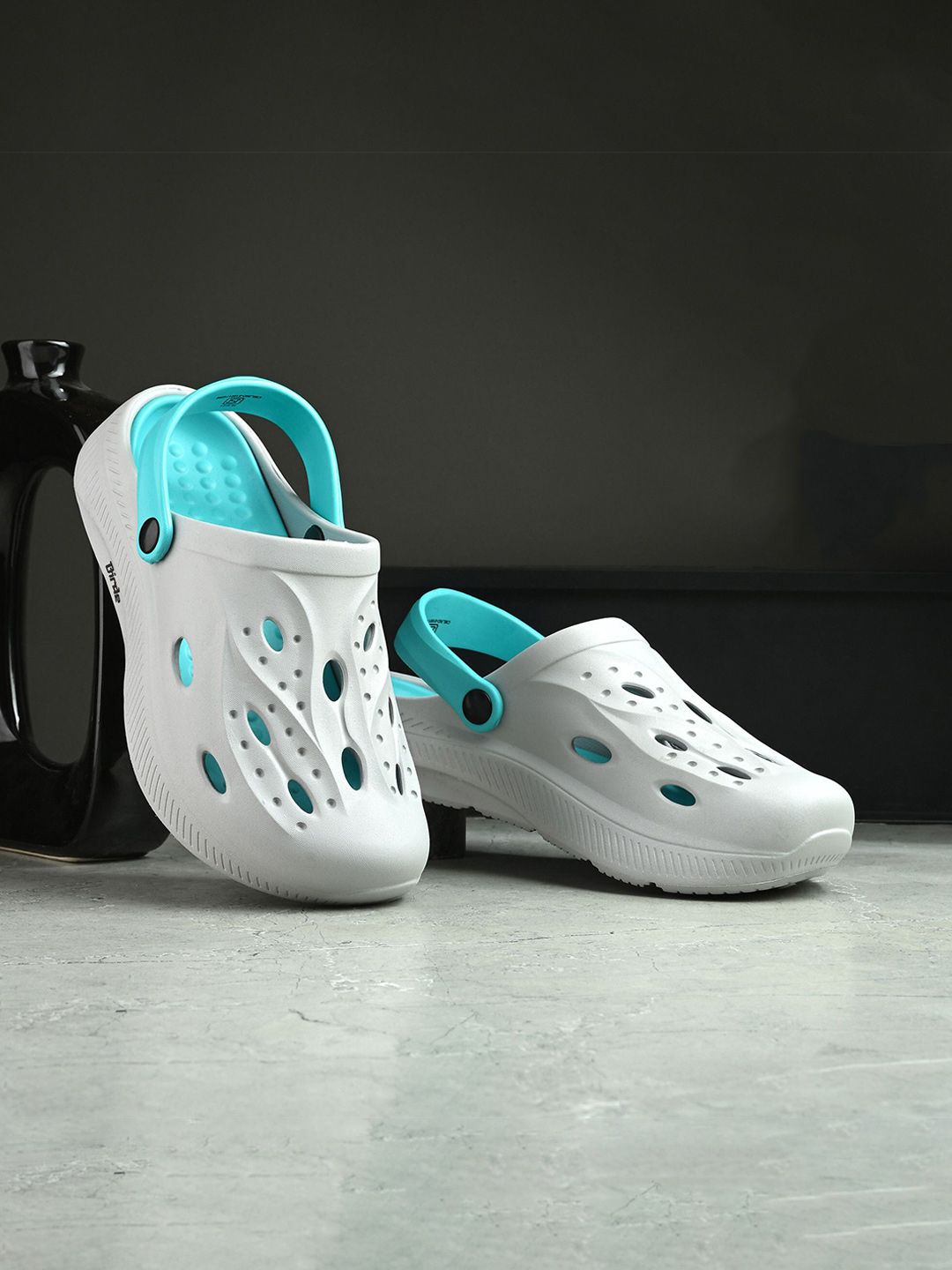 BIRDE Men Self Design Lightweight Clogs-picture-36