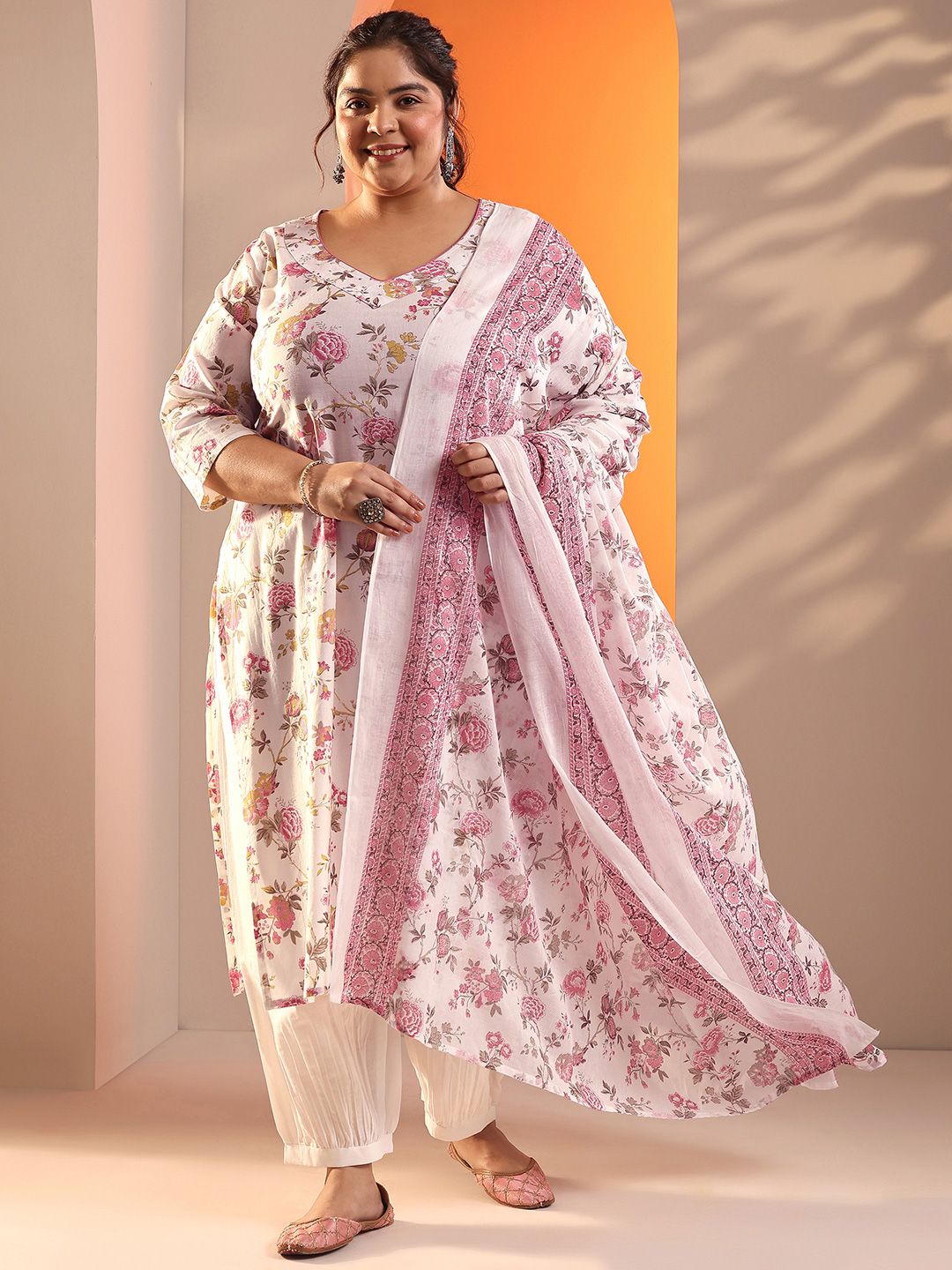 EXTRA LOVE BY LIBAS Women Plus Size Floral Printed Kurta with Churidar & Dupatta