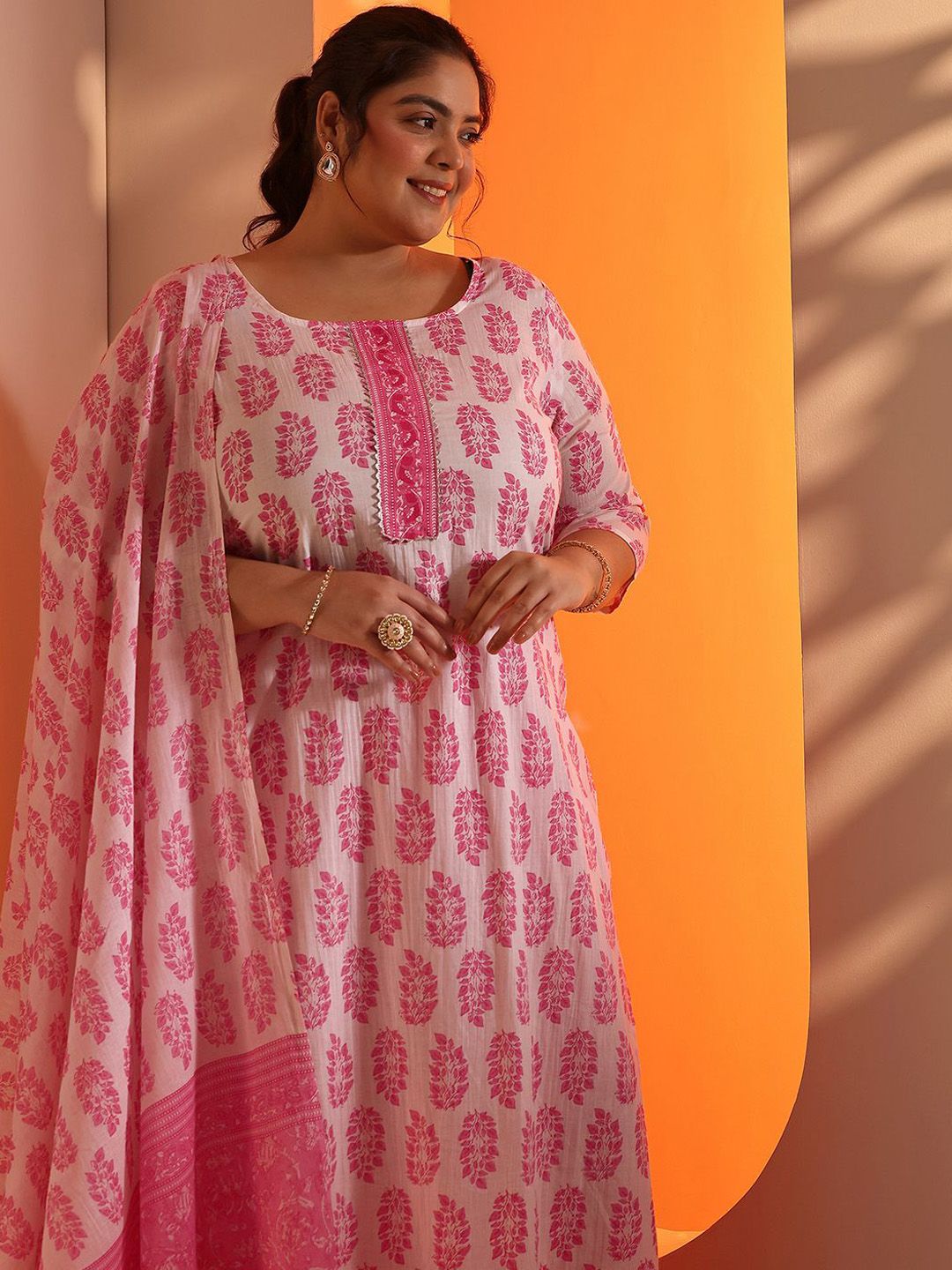 EXTRA LOVE BY LIBAS Women Plus Size Floral Printed Kurta with Trousers & Dupatta
