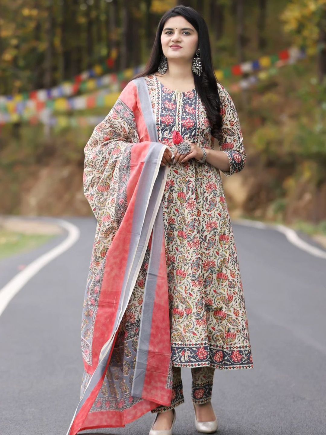 YUSRA Floral Printed Round Neck A-LIne Kurta With Trousers & Dupatta