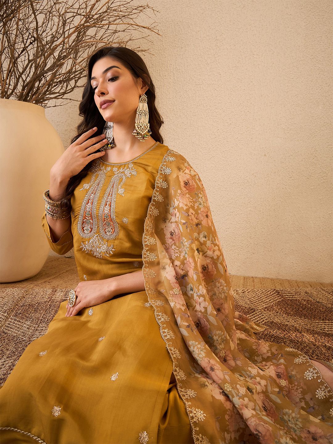 Royal Export Floral Embroidered Thread Work Straight Kurta With Trousers & Dupatta