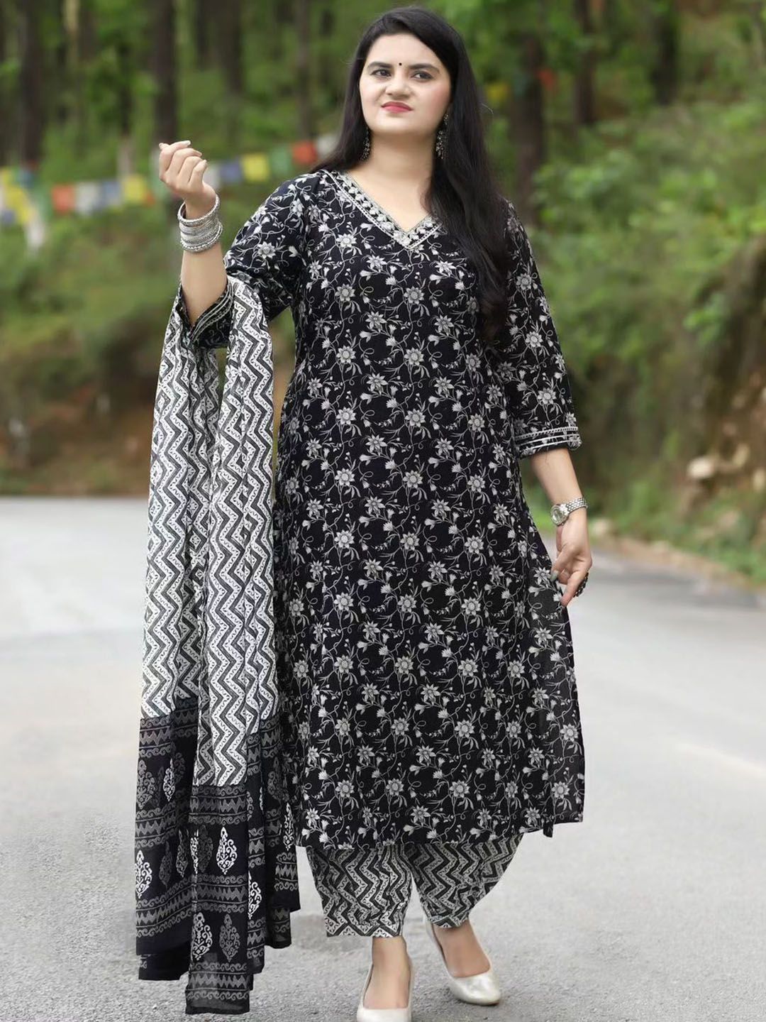 YUSRA Floral Printed V-Neck Straight Kurta With Trousers & Dupatta
