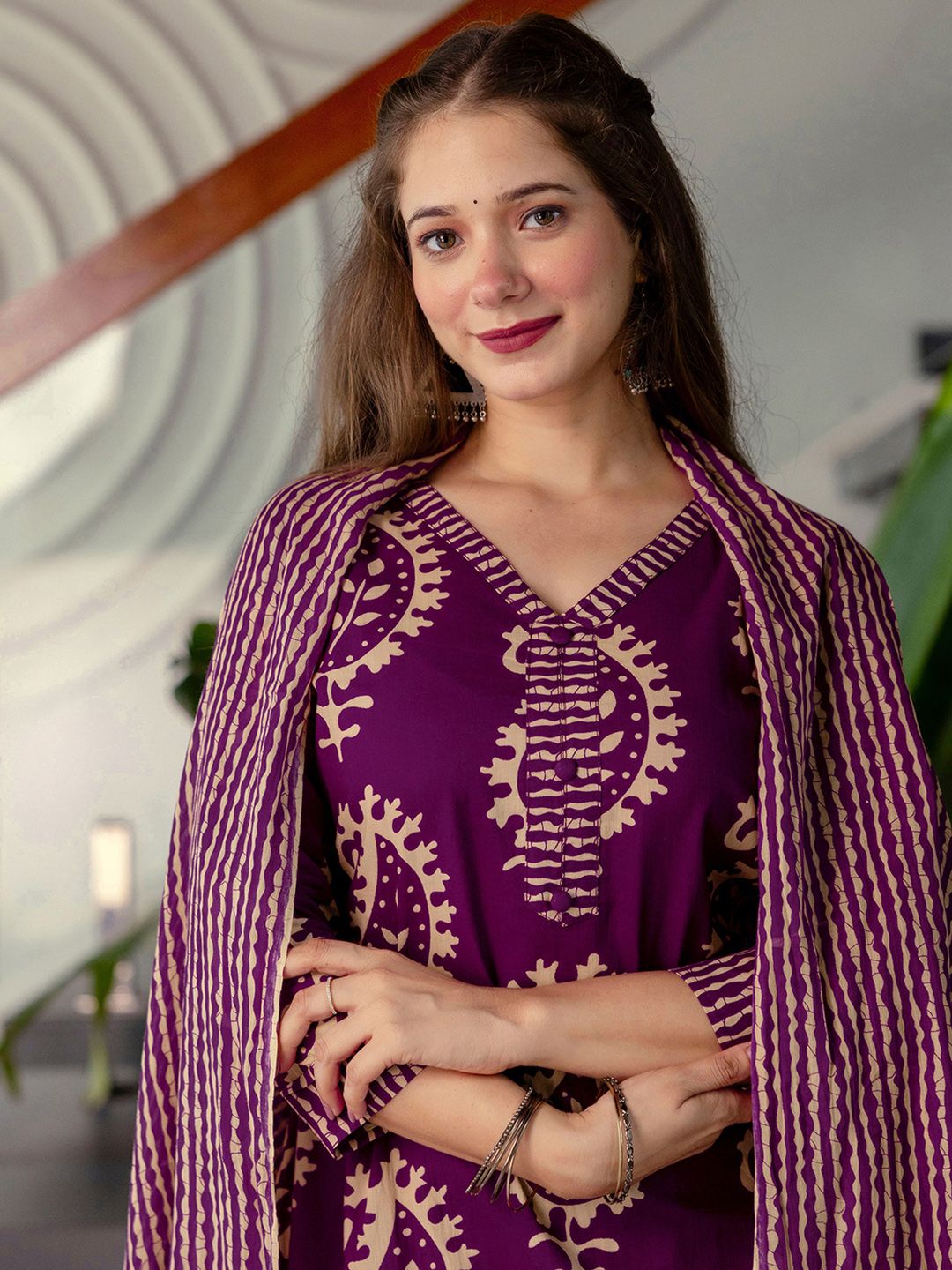 SKYLEE Paisley Printed V-Neck Straight Kurta With Trousers & Dupatta
