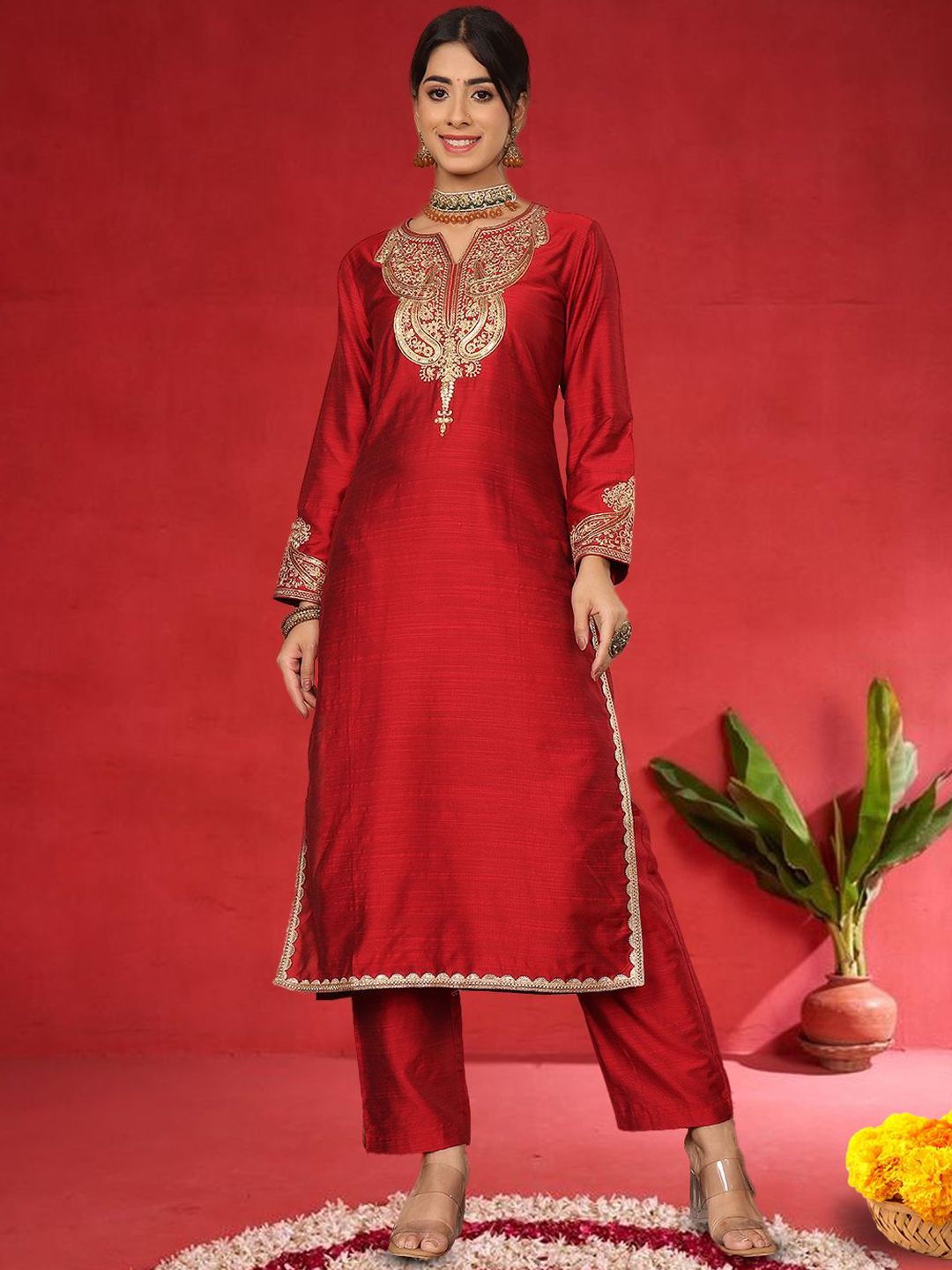 Varanga Women Floral Embroidered Regular Kurta With Trousers & Dupatta