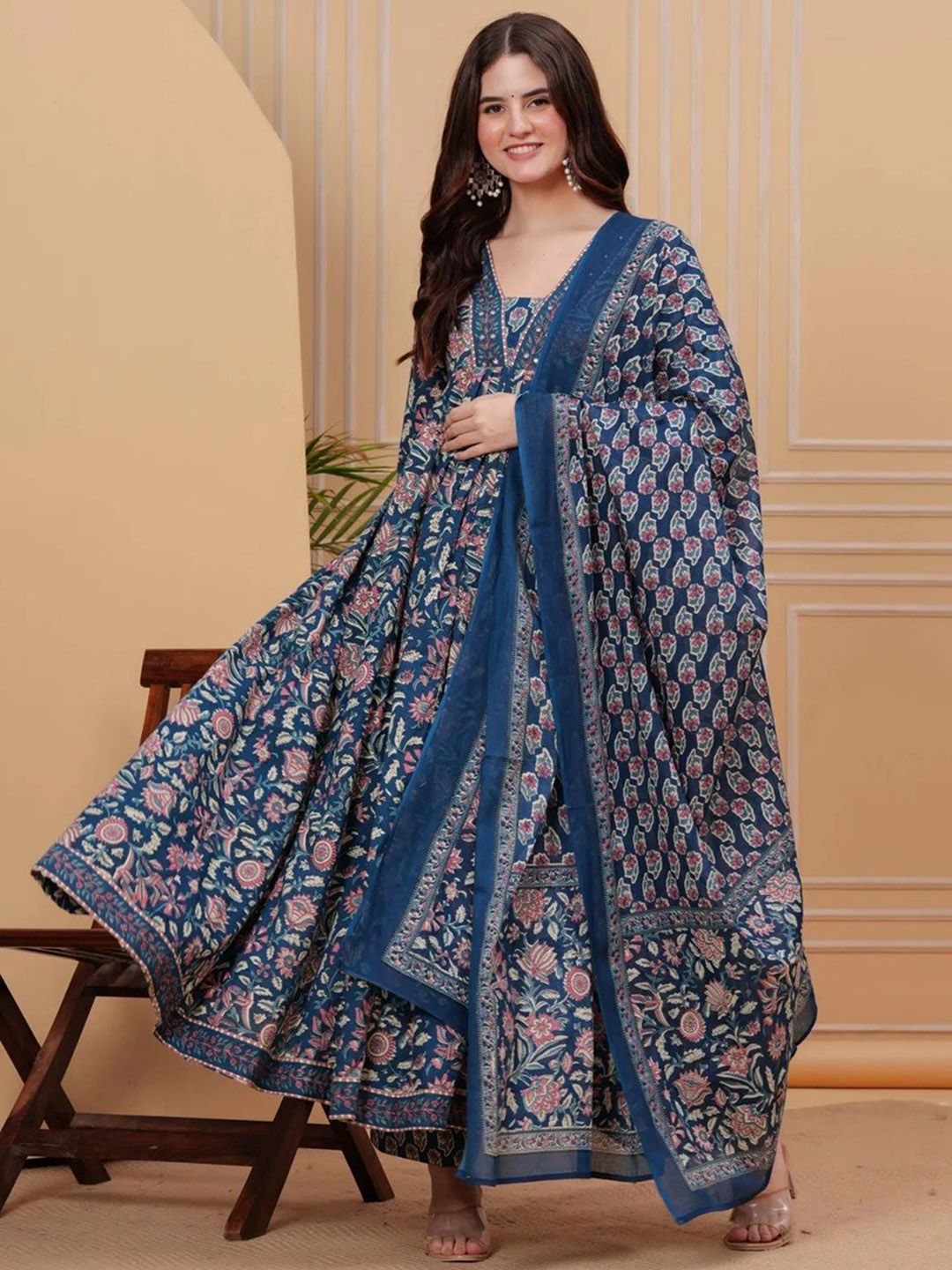 YUSRA Women Floral Printed Regular Kurta with Trousers & Dupatta