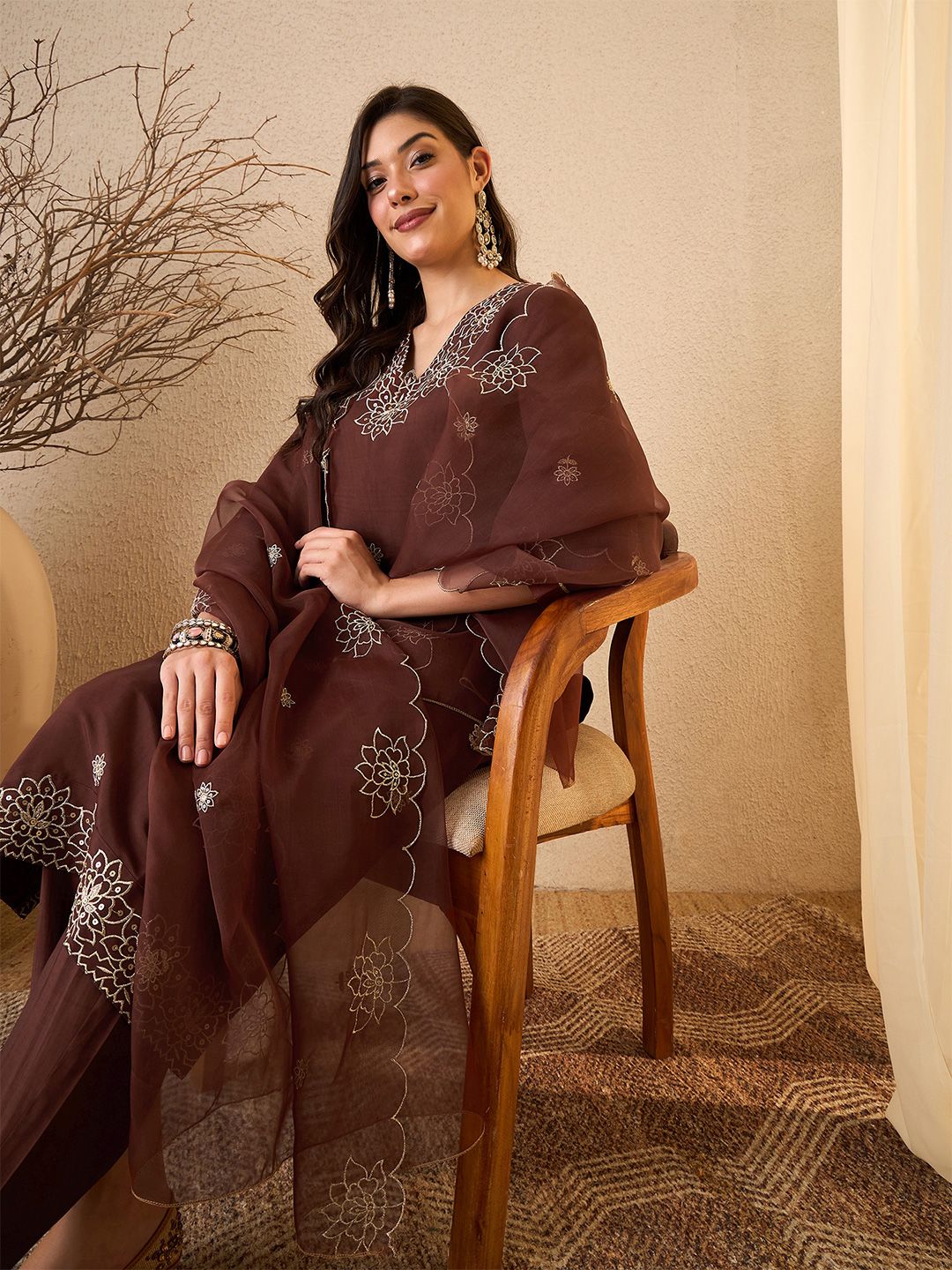 Royal Export Women Floral Embroidered Regular Sequinned Kurta & Trousers With Dupatta