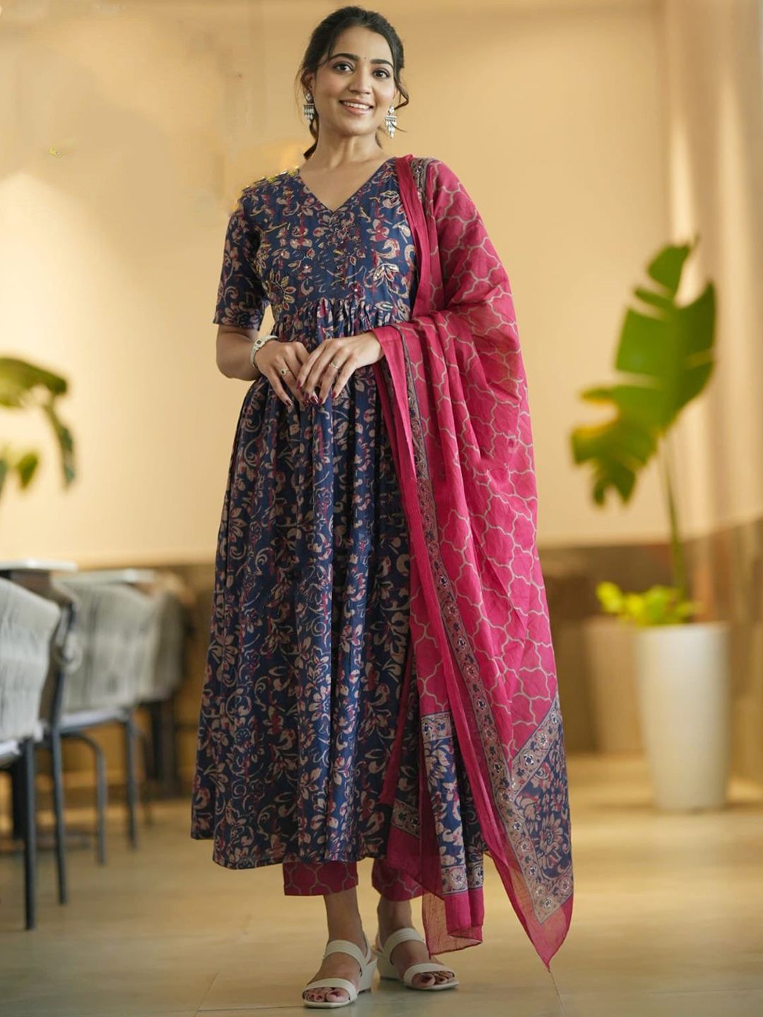 YUSRA Women Floral Printed A-Line Kurta with Trouser & Dupatta