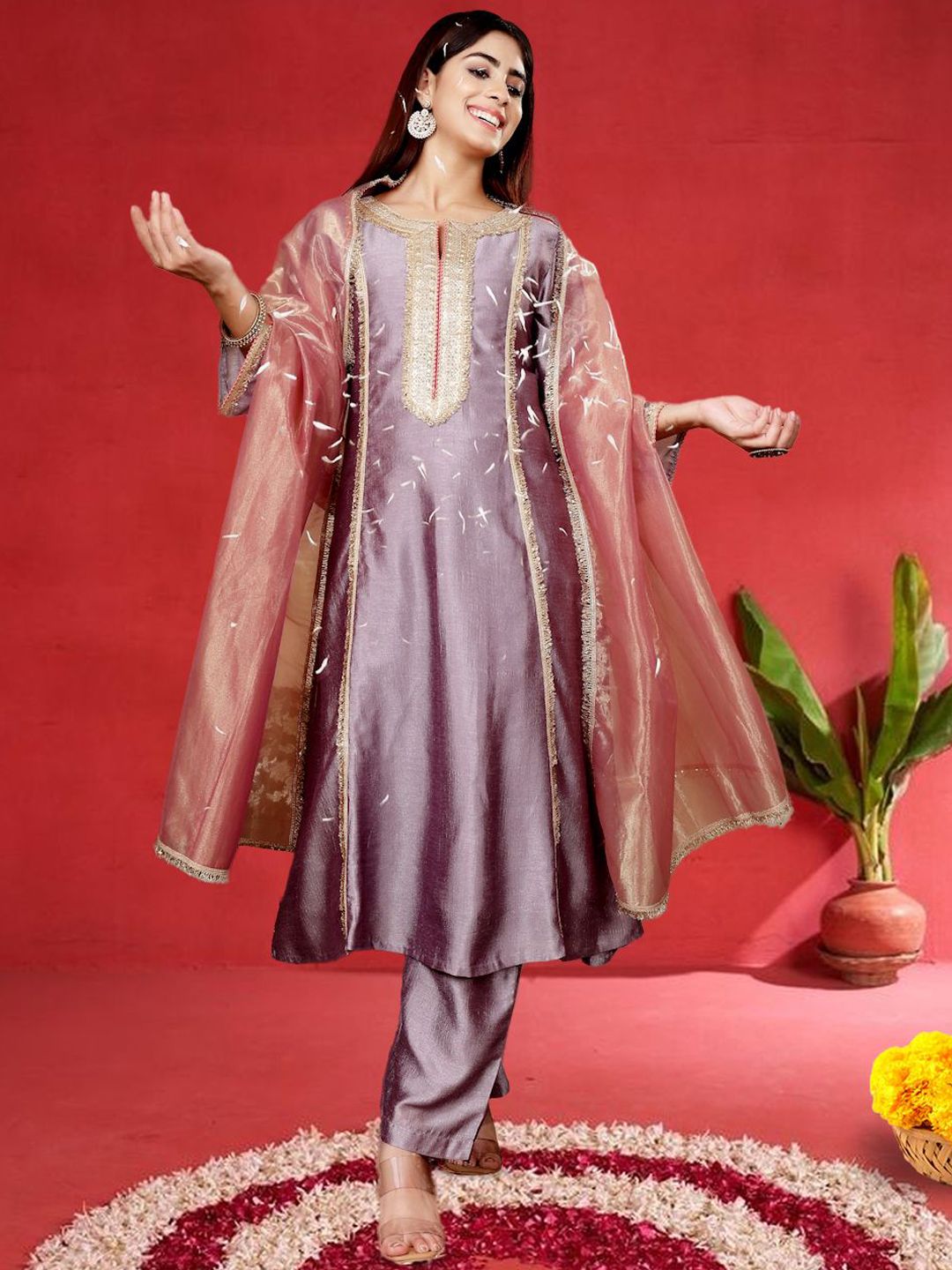 Varanga Women Solid Kurta with Trouser & Dupatta